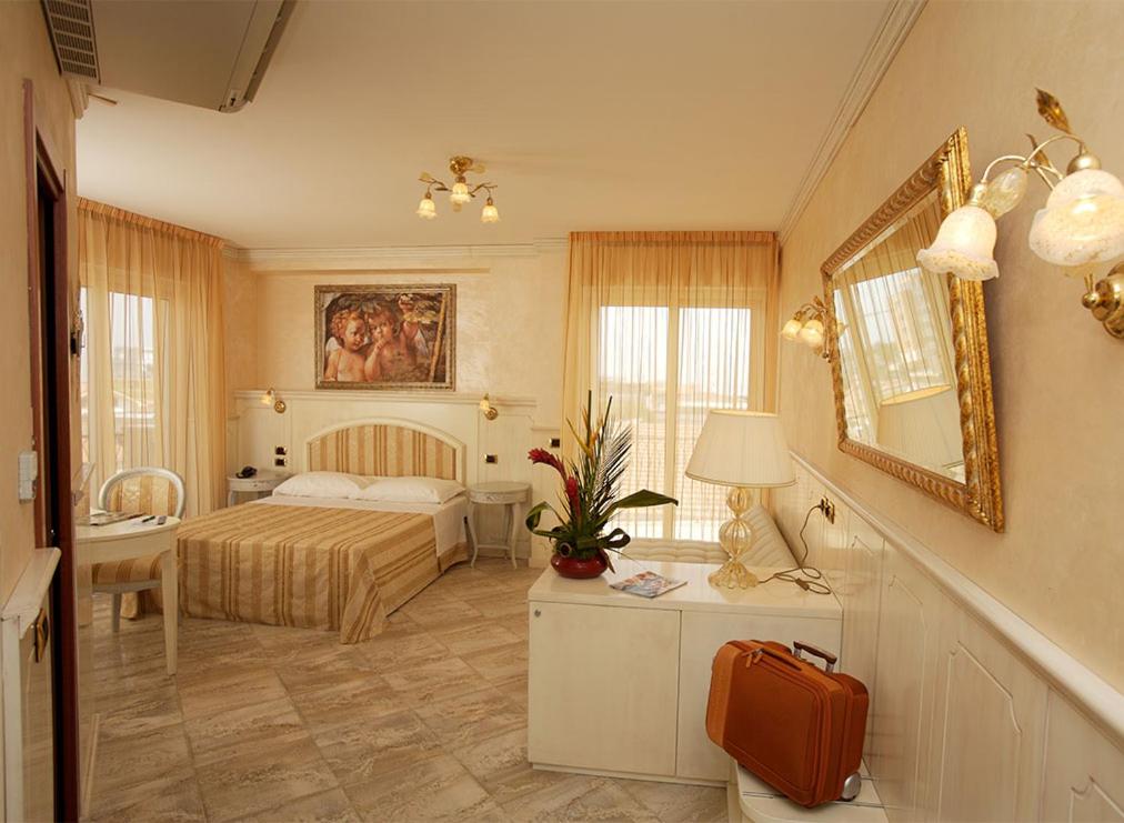 Junior Suite with Balcony photo 1