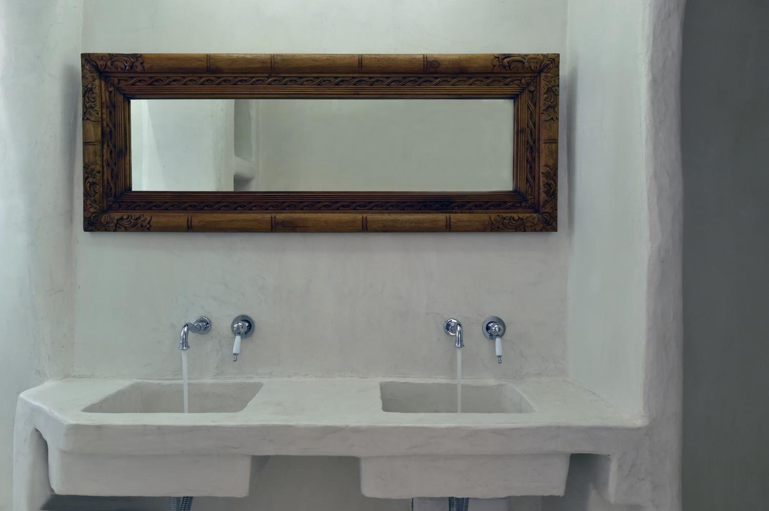 Superior Suite - Photo 11