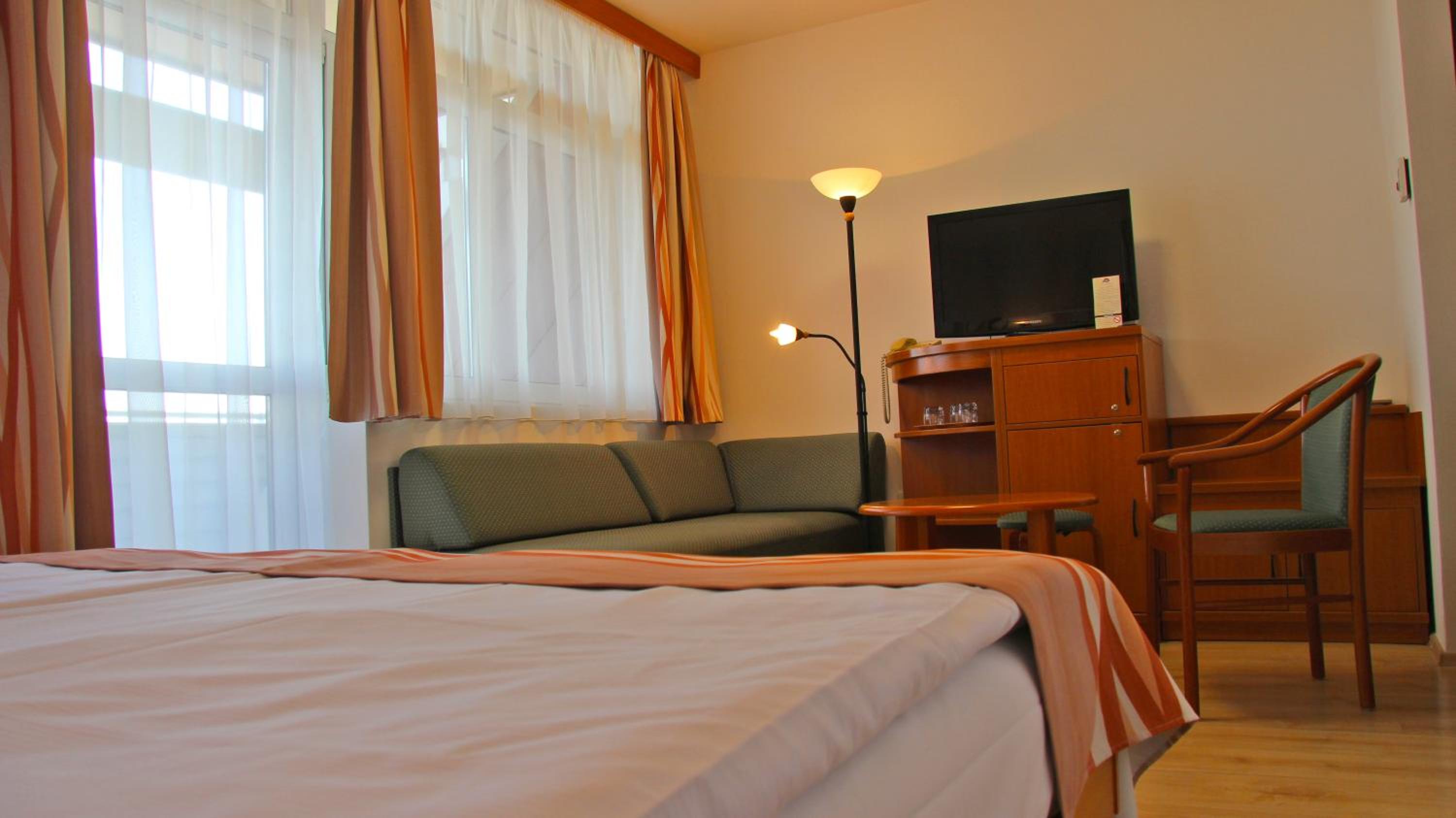 Triple Room with Bathroom photo 2
