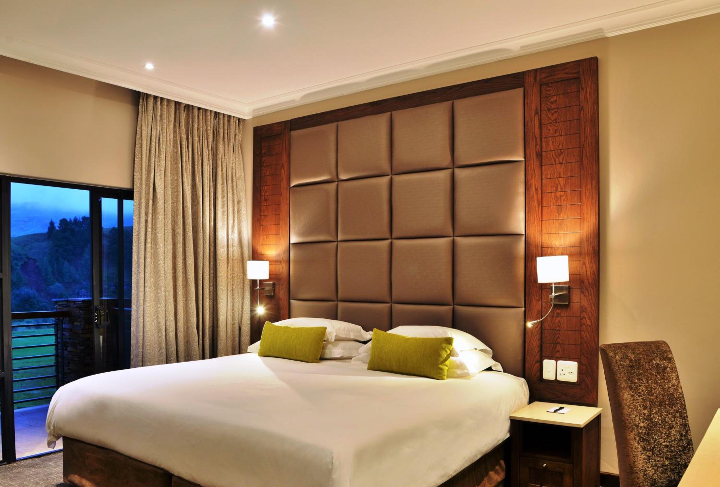 Suite with King Bed - Photo 1