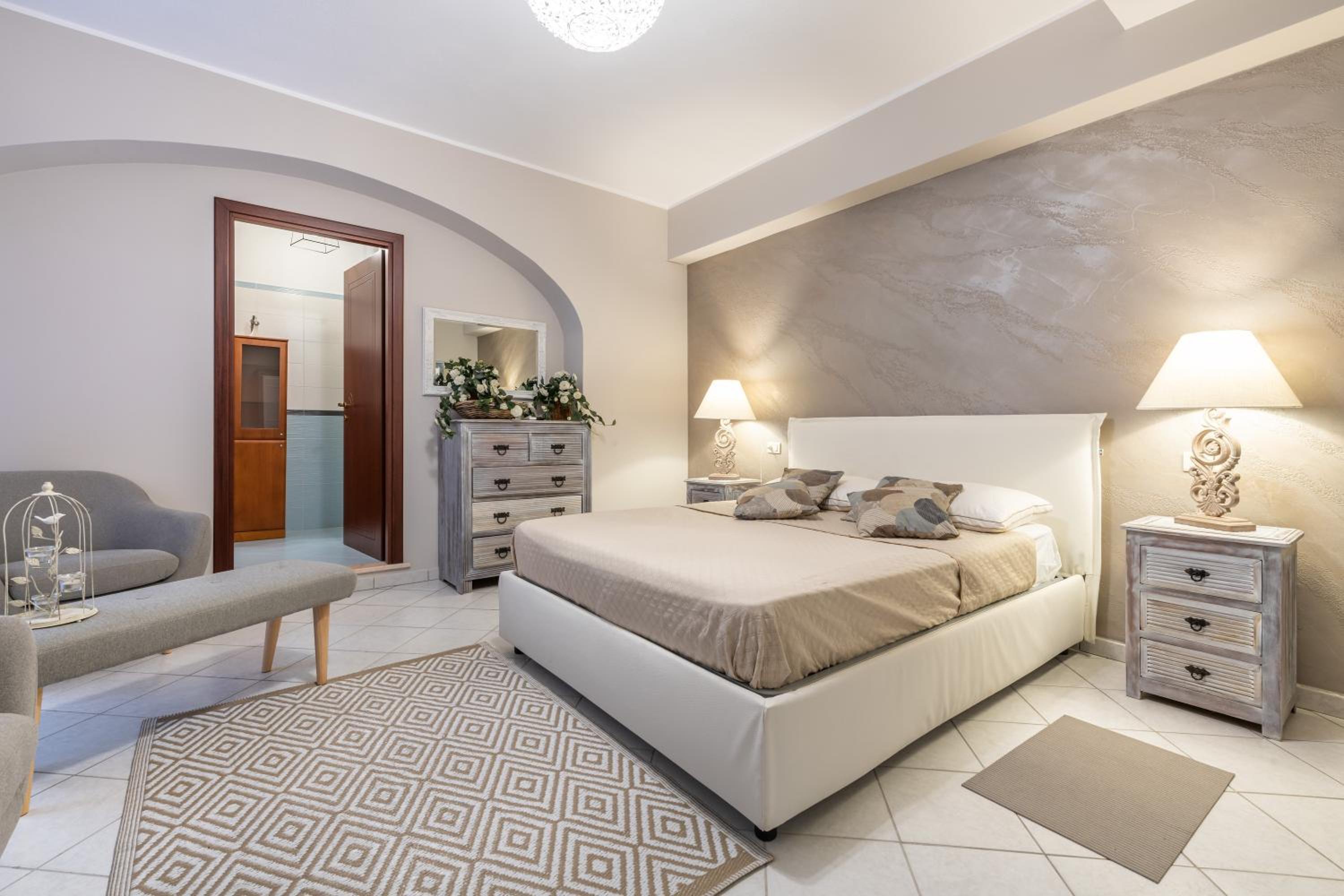Two-Bedroom Deluxe Apartment with Ocean View