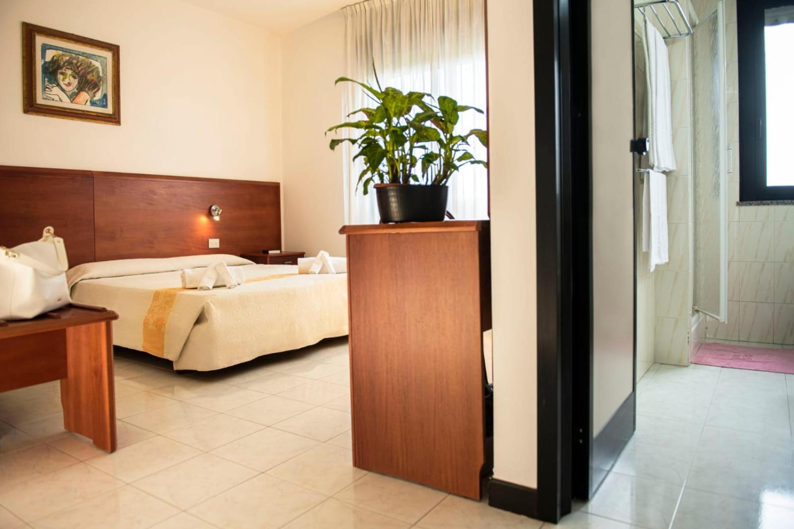 Double or Twin Room - Photo 1