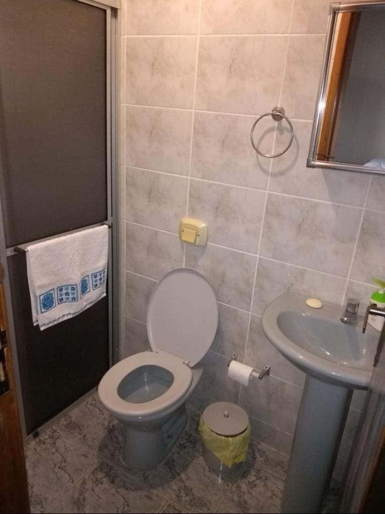 Five-Bedroom House photo 2