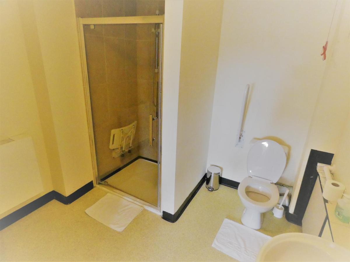 Quadruple Room - Disability Access photo 2
