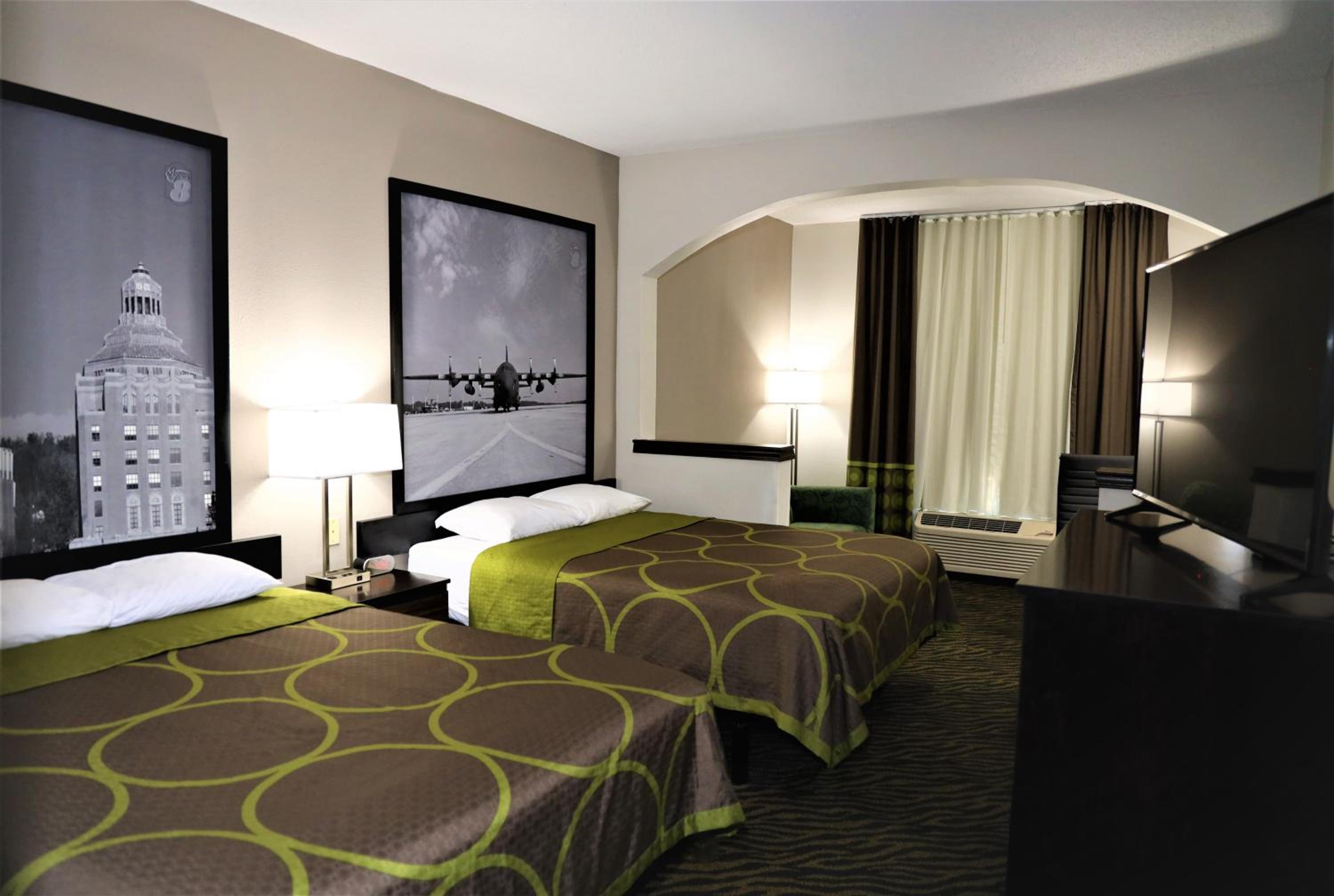 Queen Room with Two Queen Beds -  Non-Smoking - Photo 4