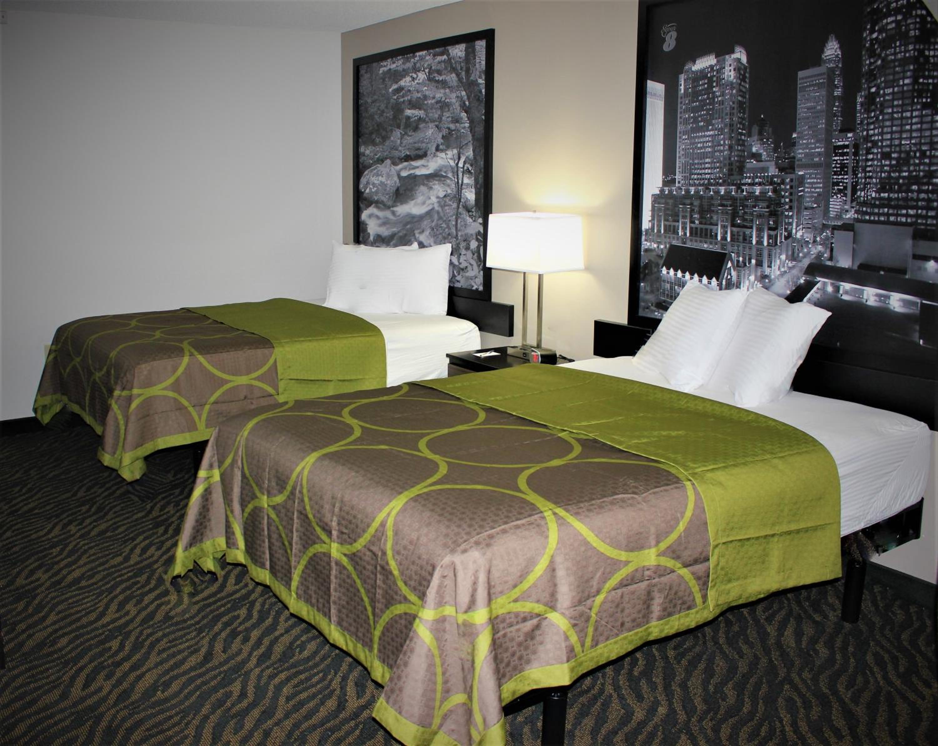 Queen Room with Two Queen Beds -  Non-Smoking - Photo 7