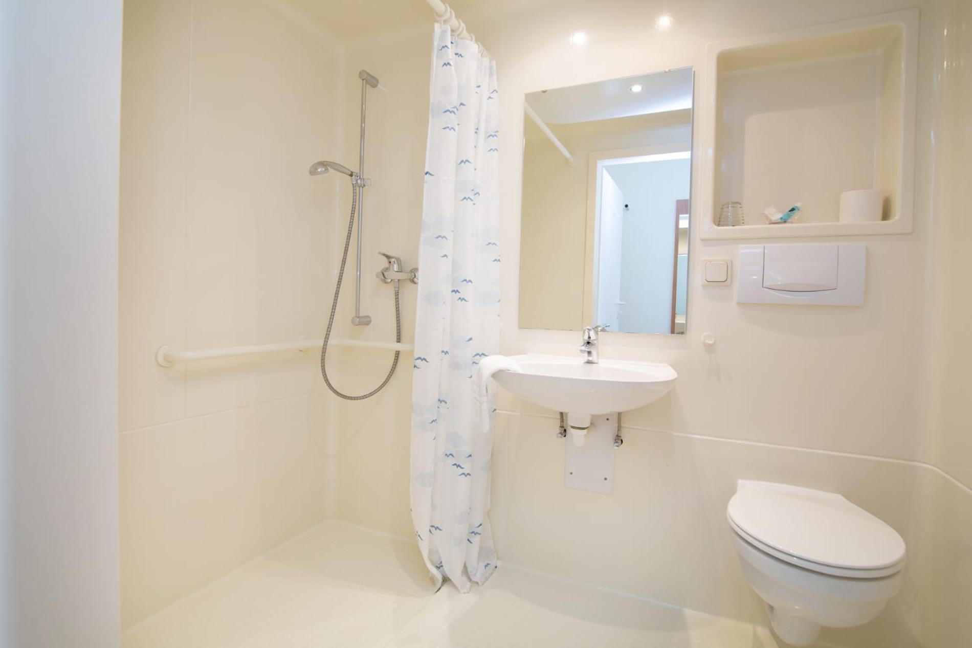 Double Room - Disability Access photo 2