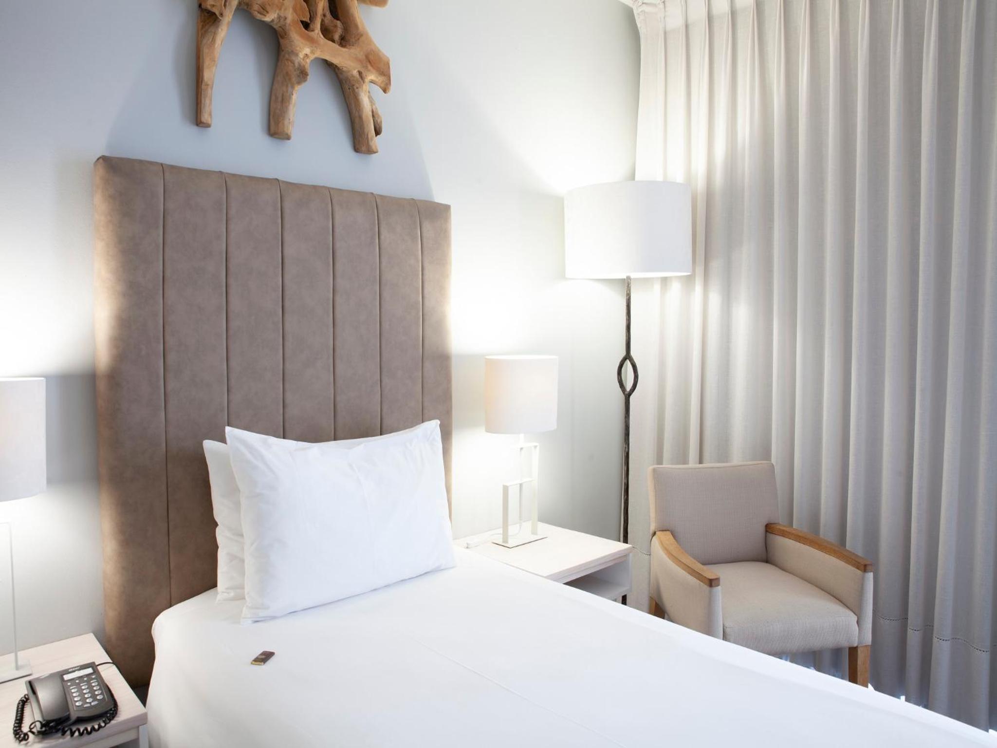 Twin Room with Sea View - Photo 3