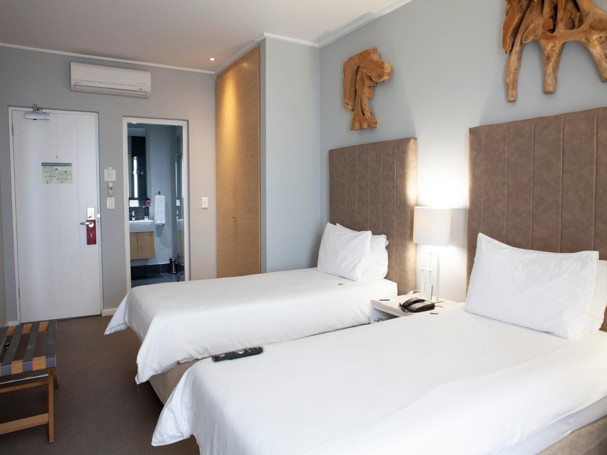 Twin Room with Sea View - Photo 6