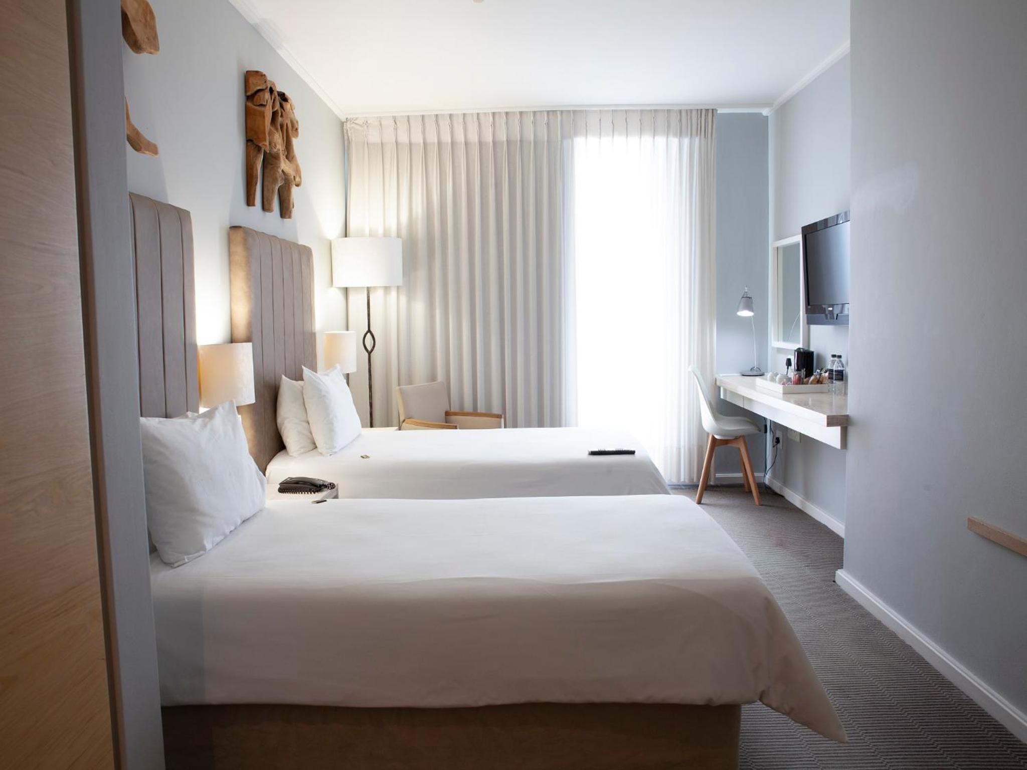 Twin Room with Sea View - Photo 7