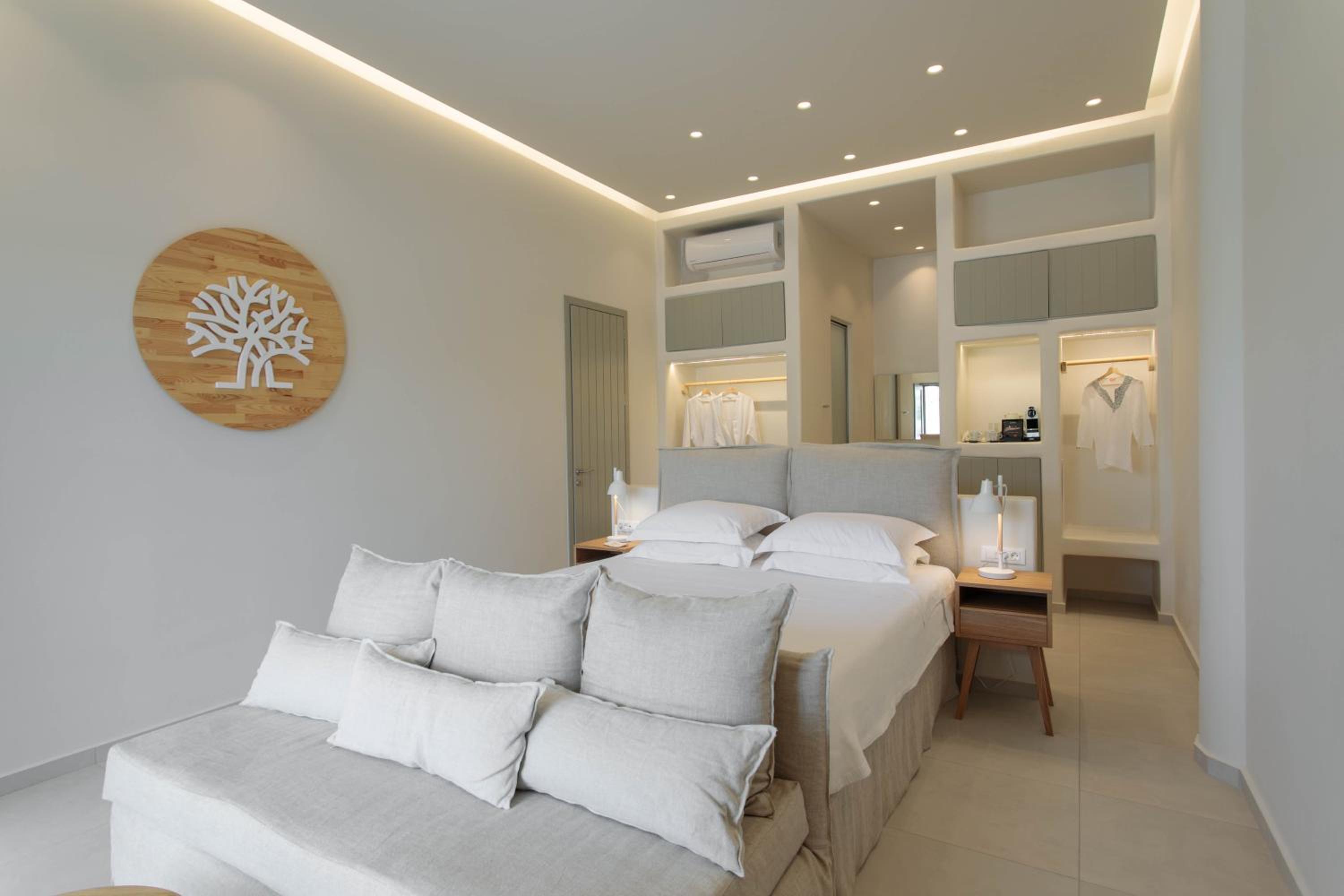 Junior Studio Suite with Garden View and Outdoor Hot Tub - Photo 9