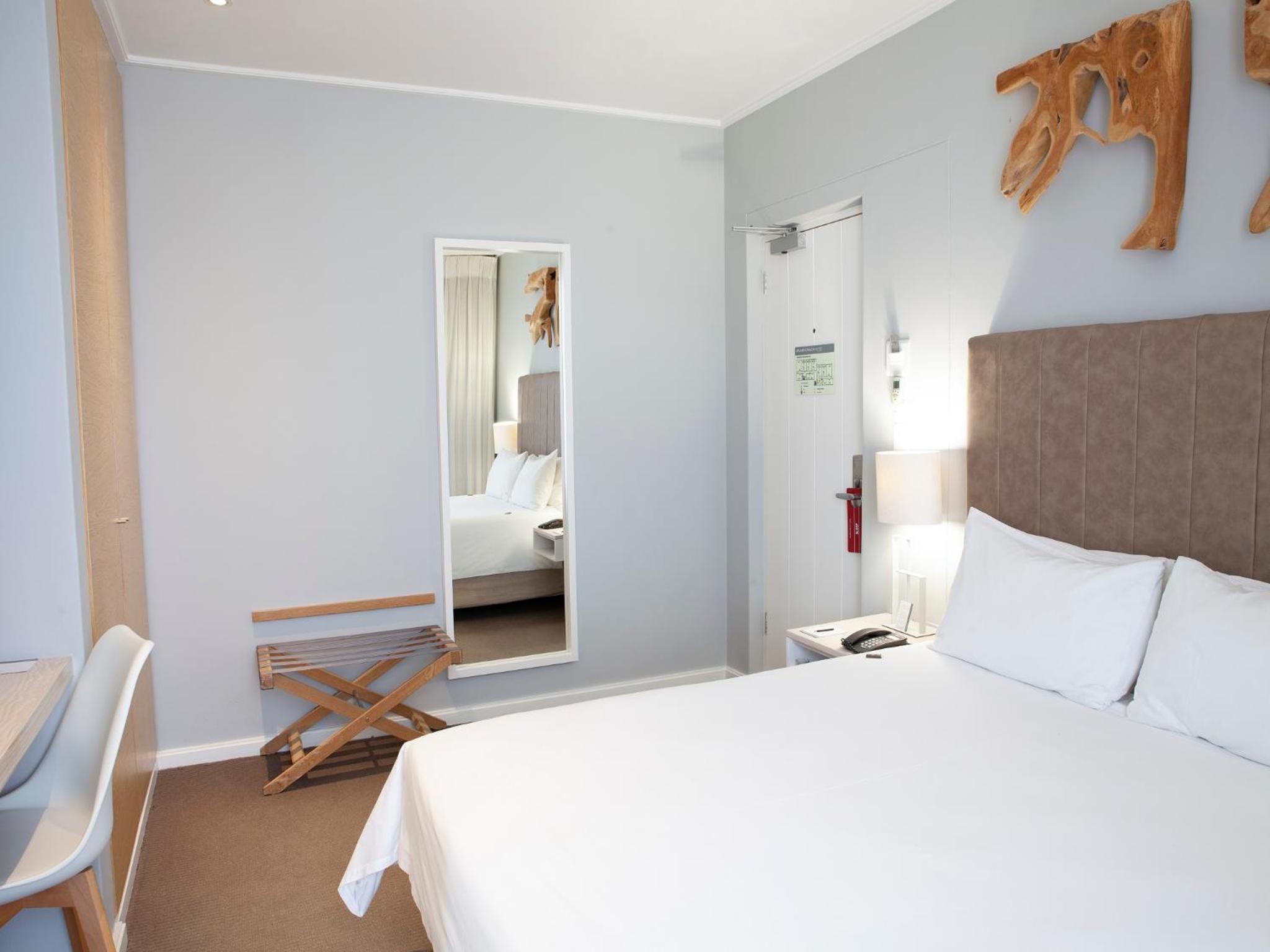 Queen Room - Photo 7