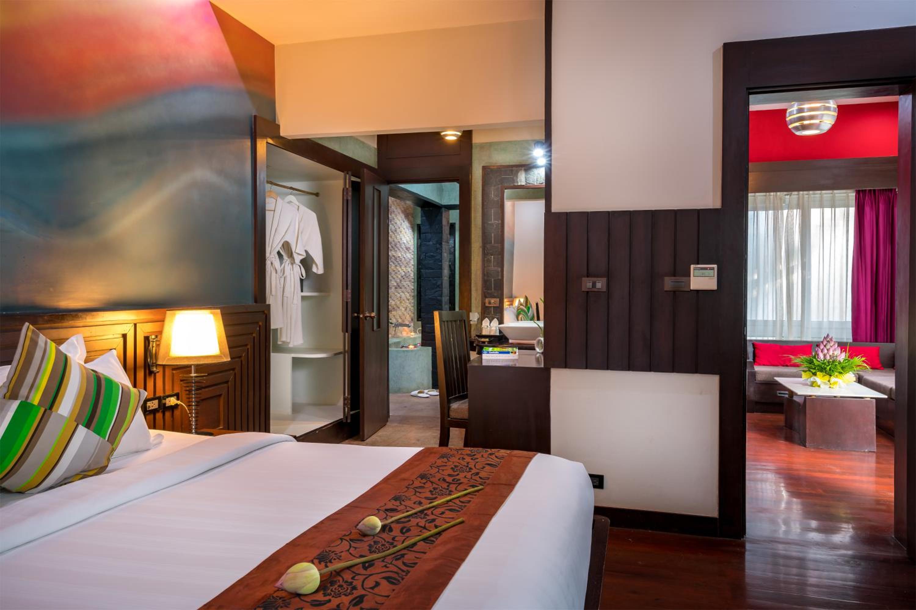 Privilege Suite Villa Private Pool - Free Mini Bar + Laundry - Photo 2