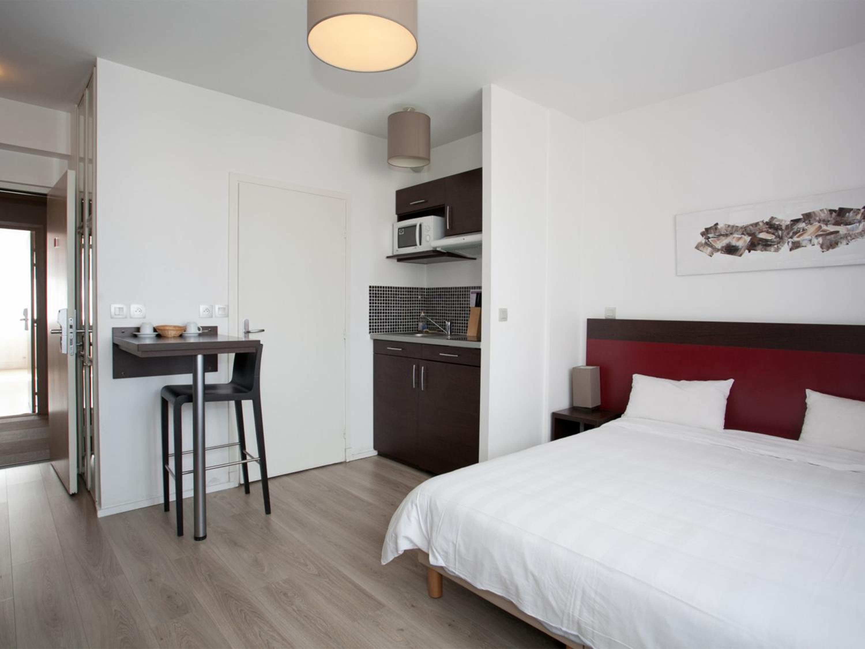 Studio (2 Adults) - Photo 16