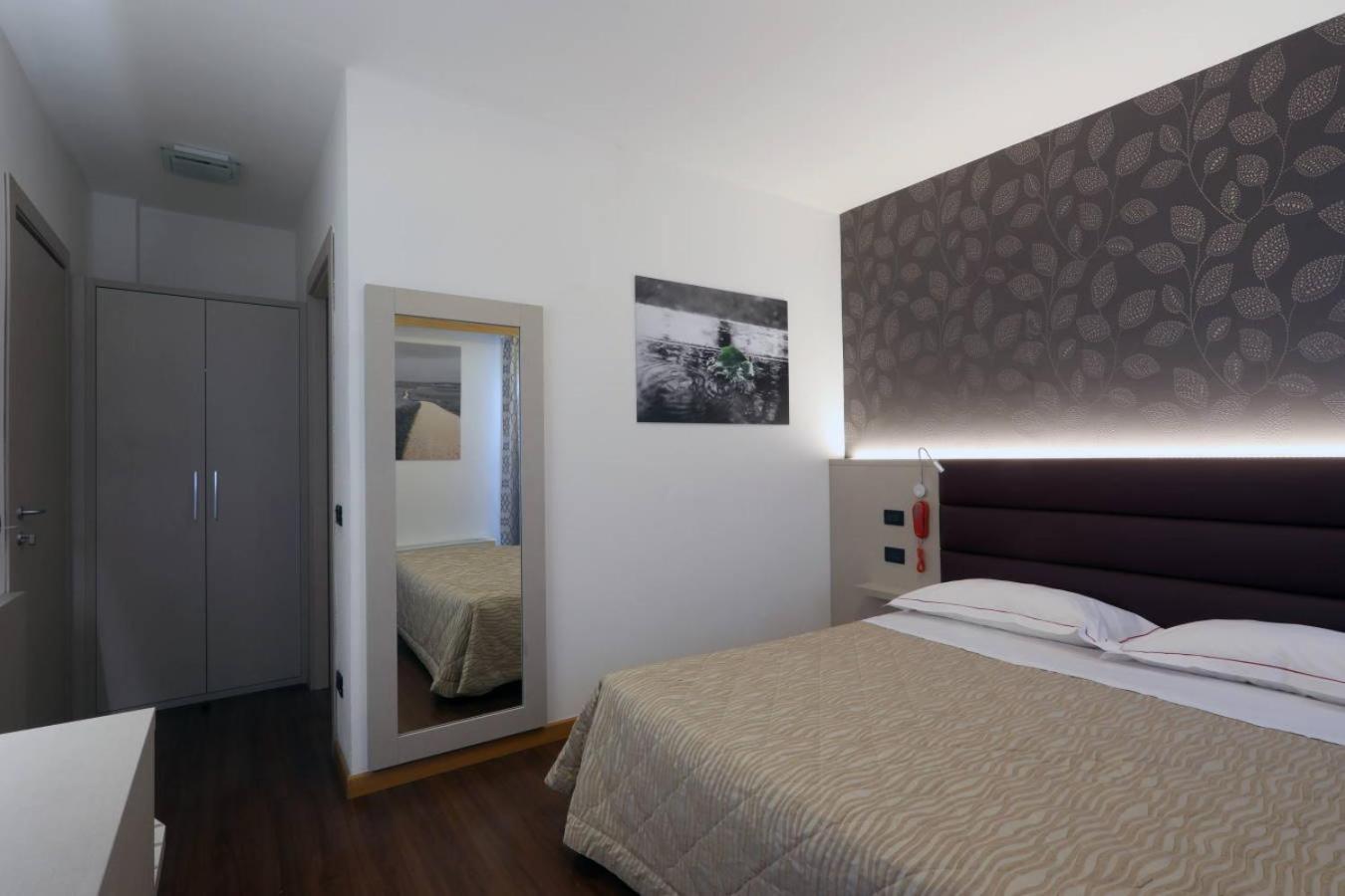Superior Queen Room photo 2