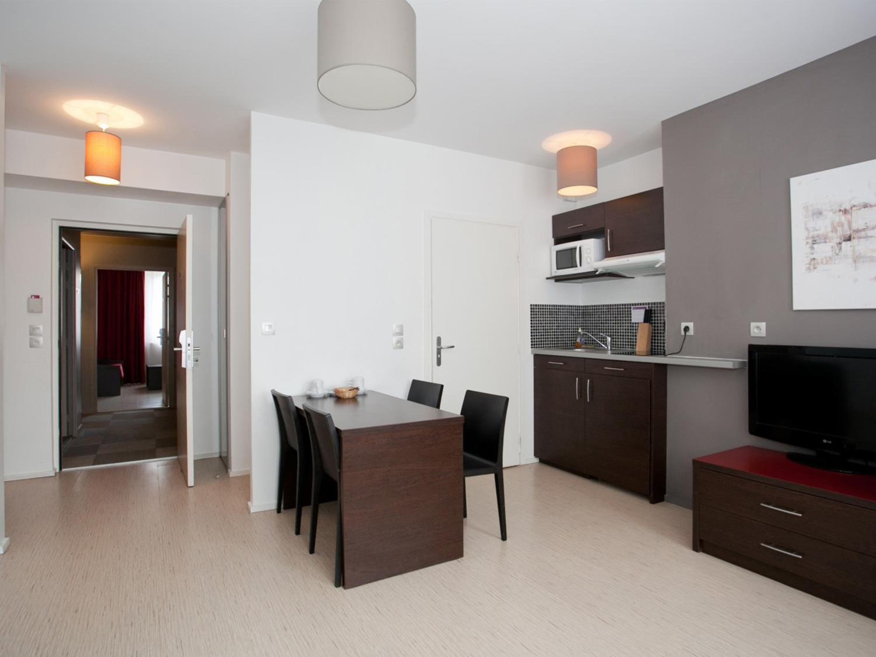 One-Bedroom Apartment (5 Adults) - Photo 4