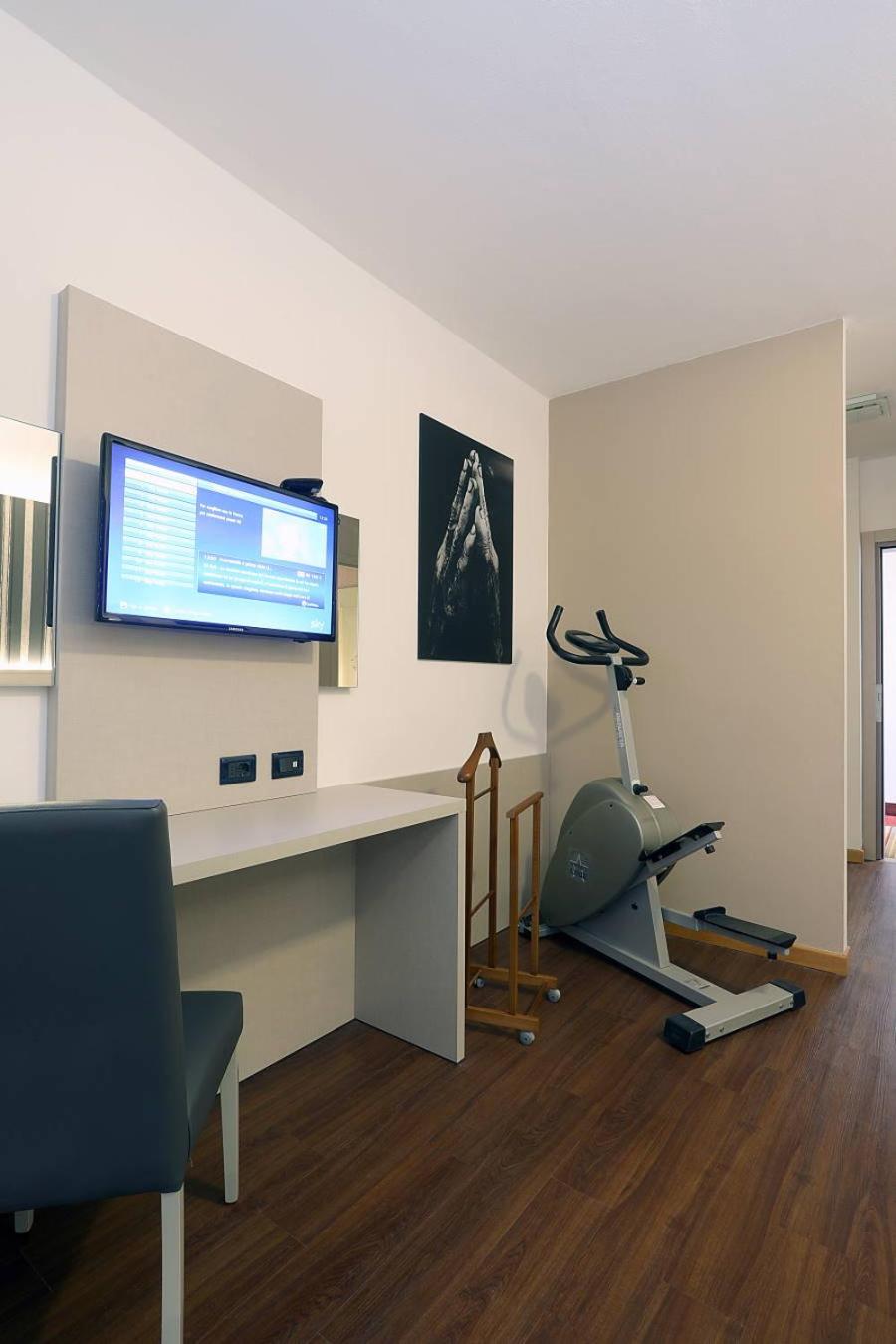 Superior Triple Room photo 2