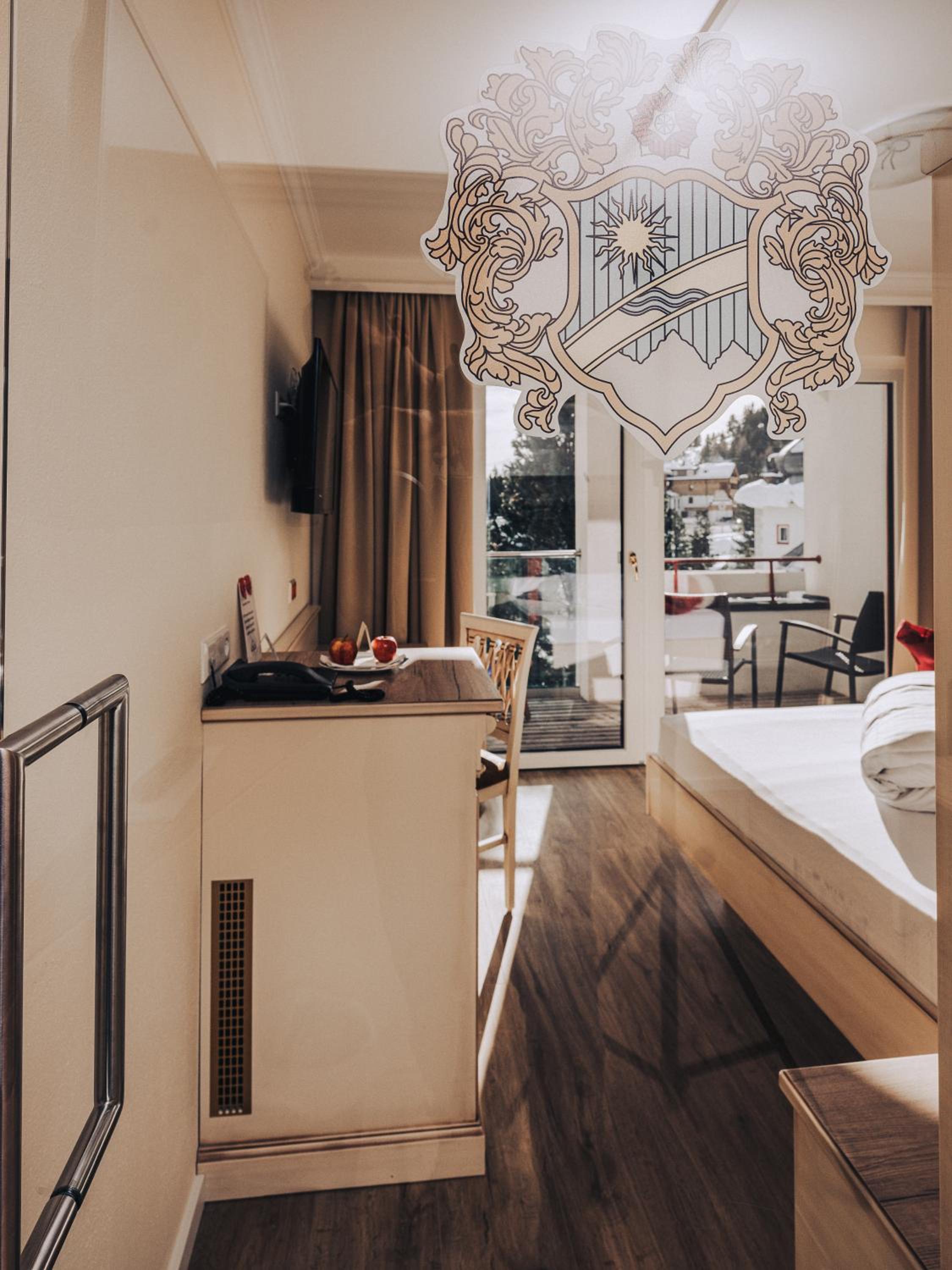 Deluxe Double Room with Balcony photo 2