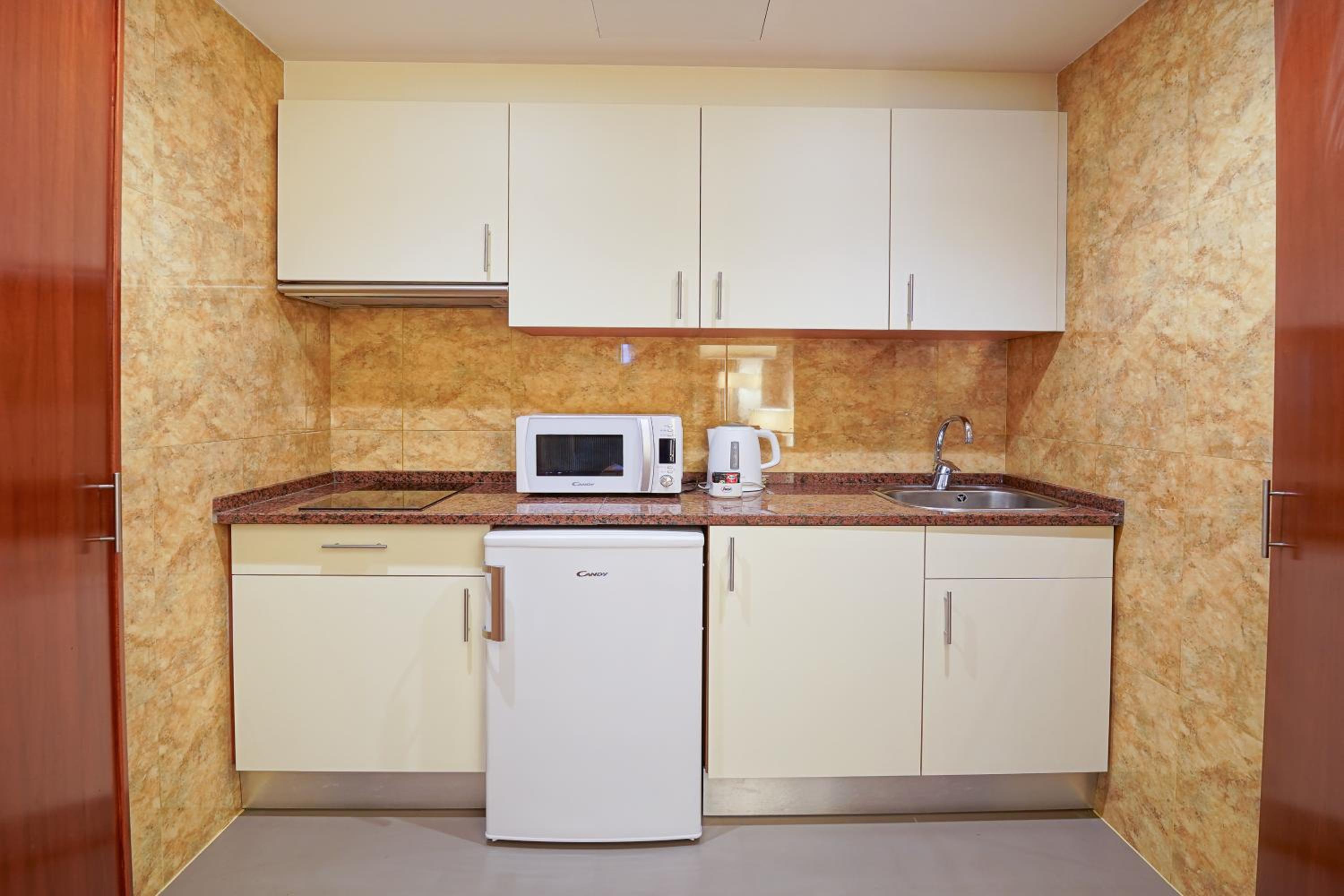 One-Bedroom Apartment - Photo 7