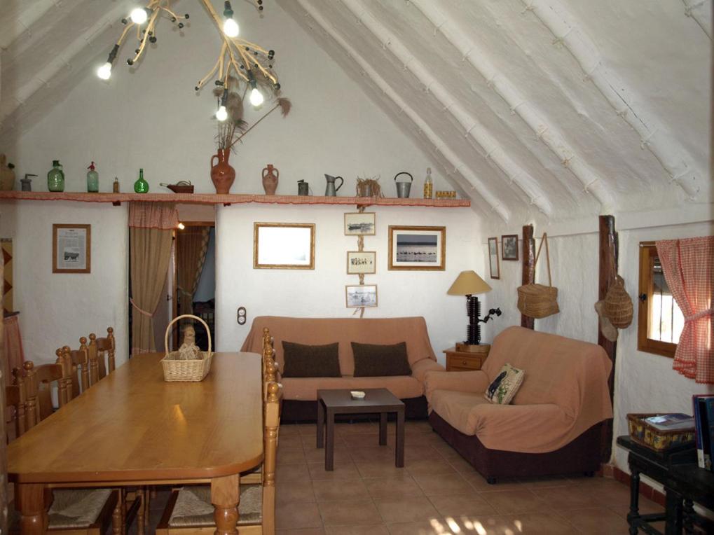 Two-Bedroom House - Photo 1