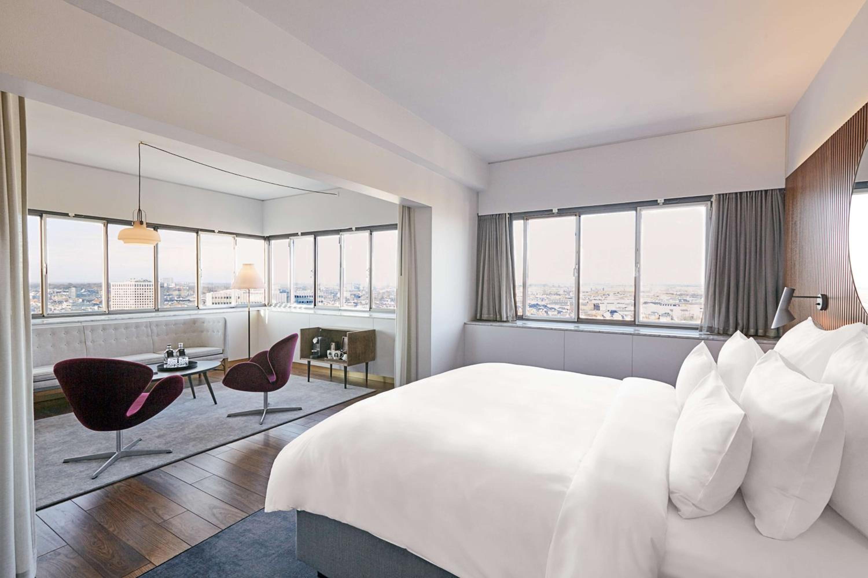 Corner Suite