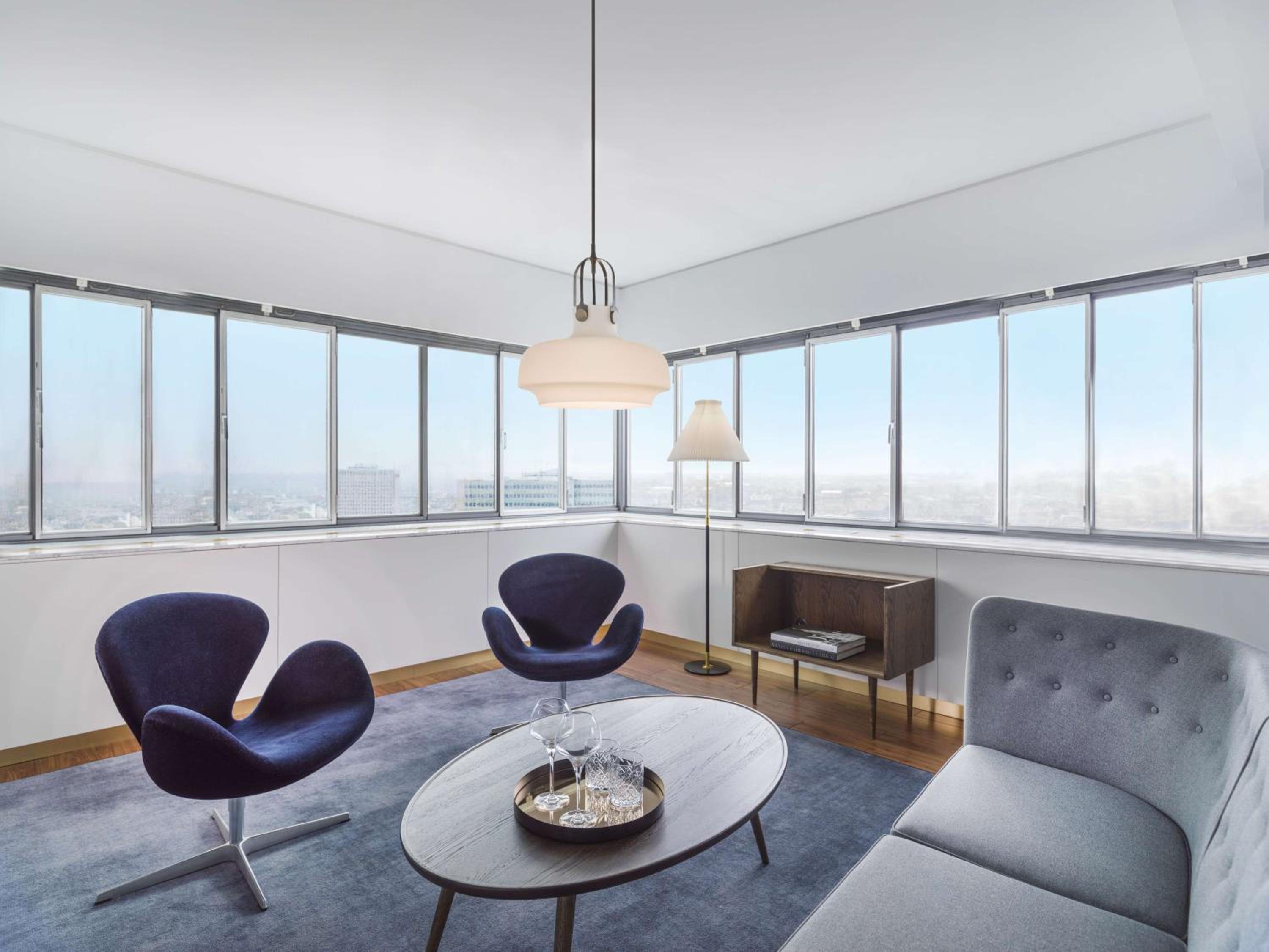 Corner Suite