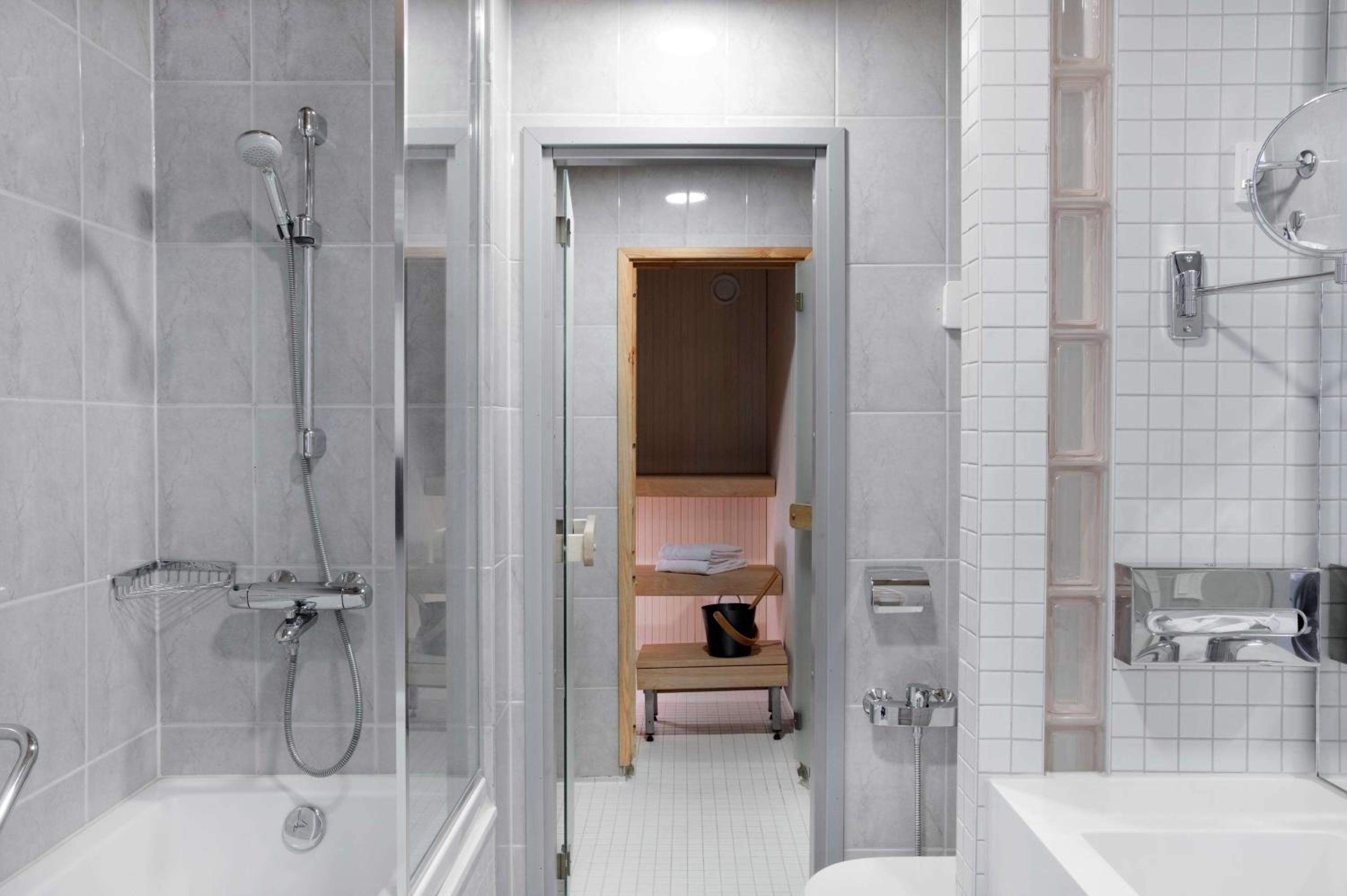 One-Bedroom Suite - Photo 8