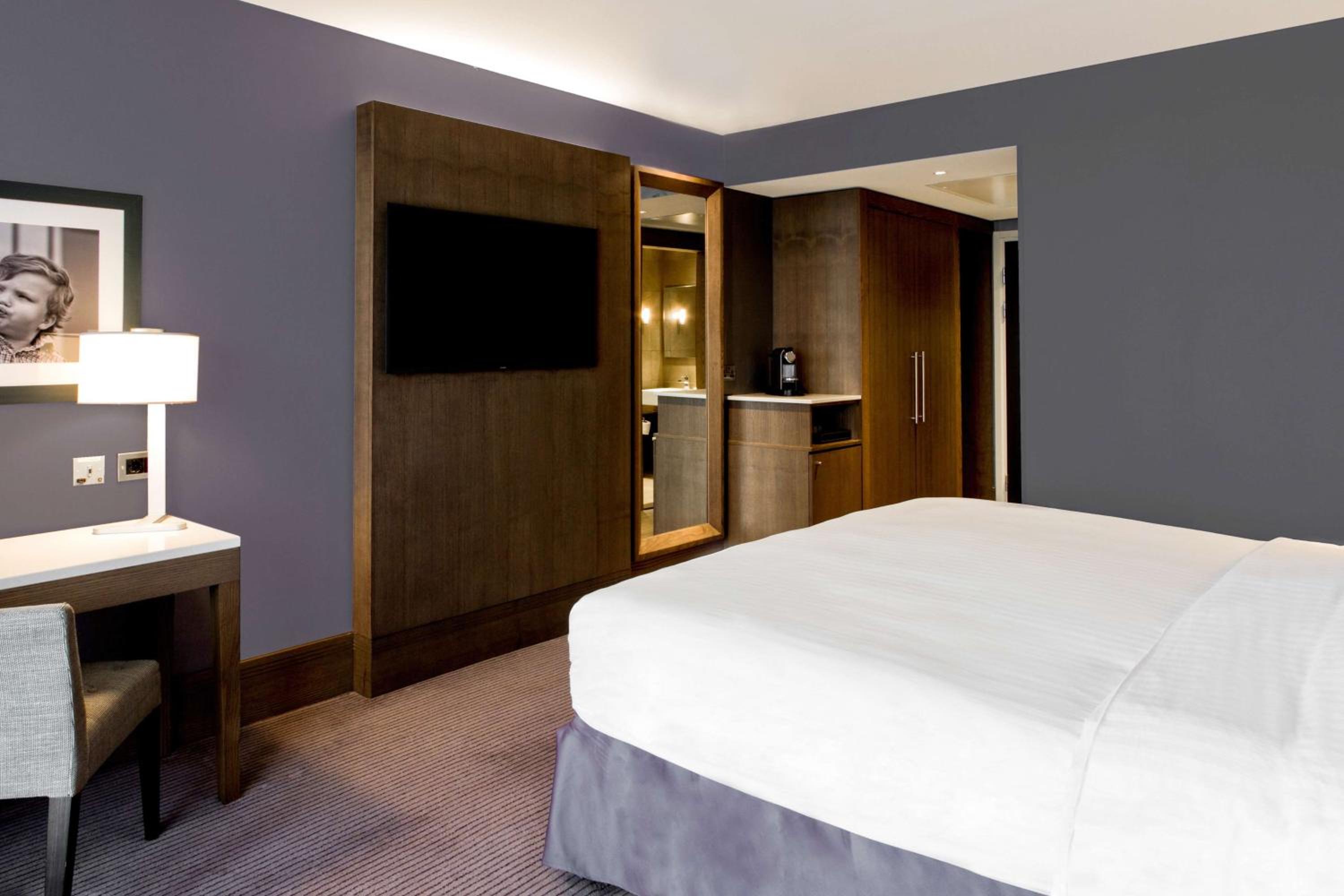 Premium Room - Photo 7