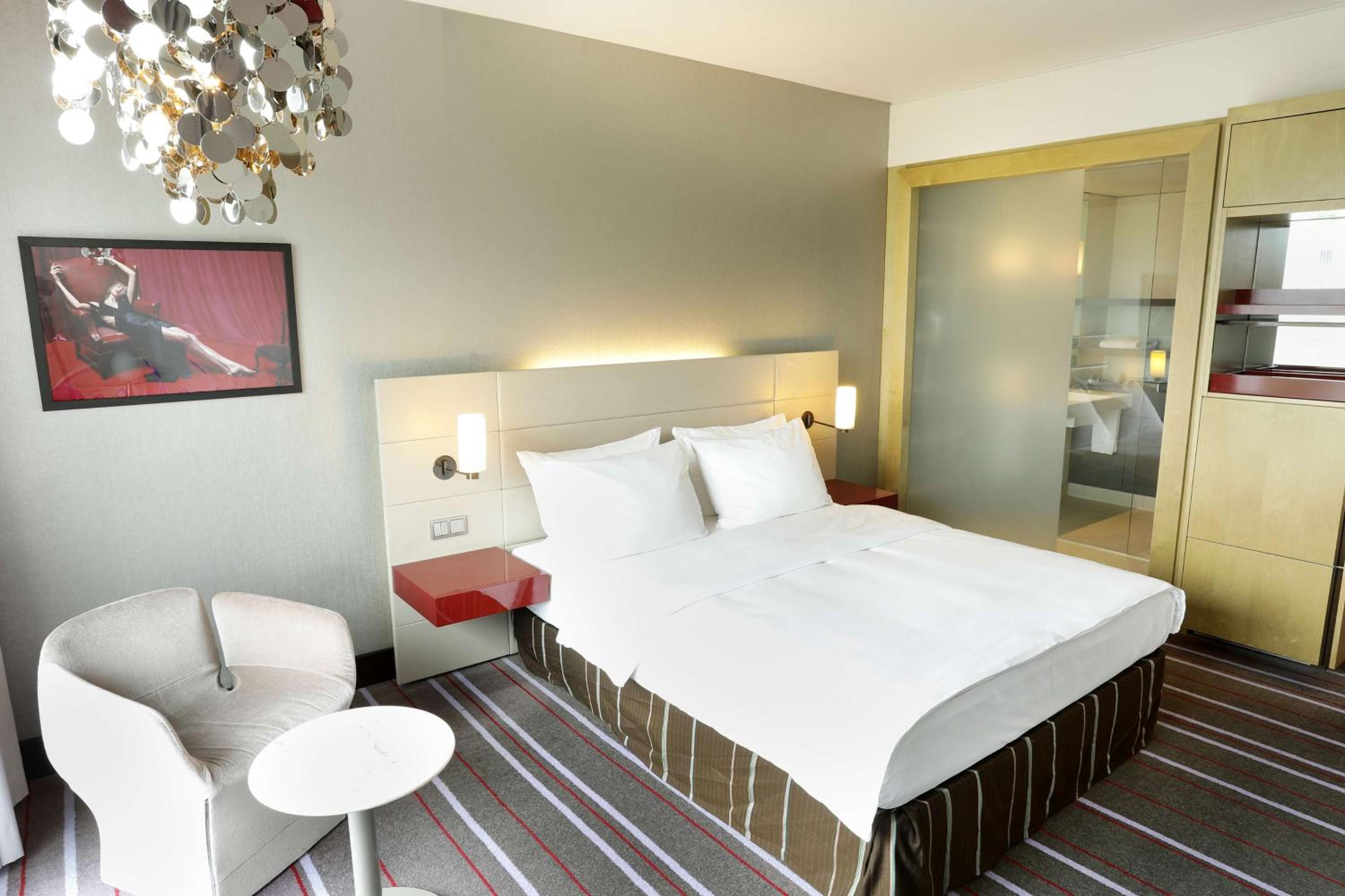 Standard Room - Photo 11