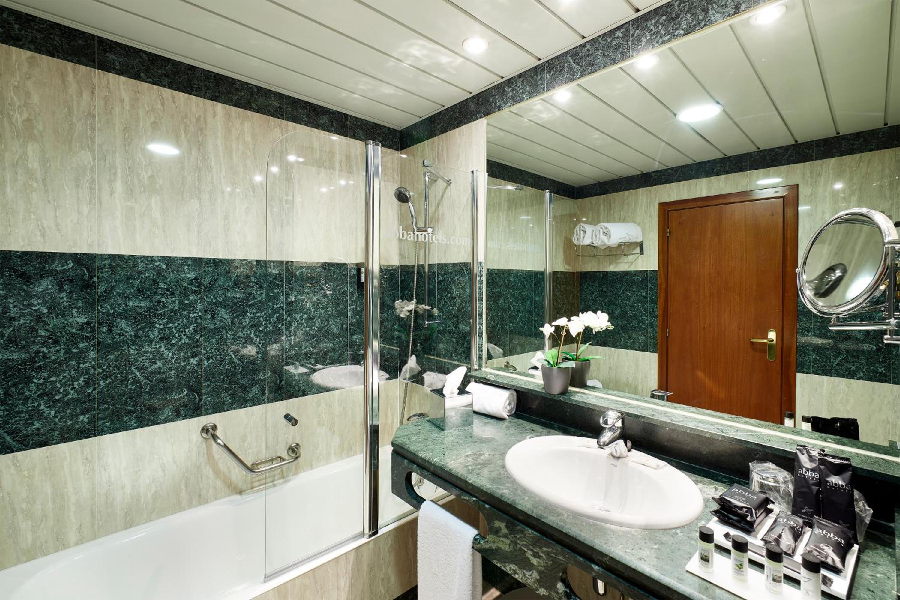 Double or Twin Room (1 Adult) - Photo 6