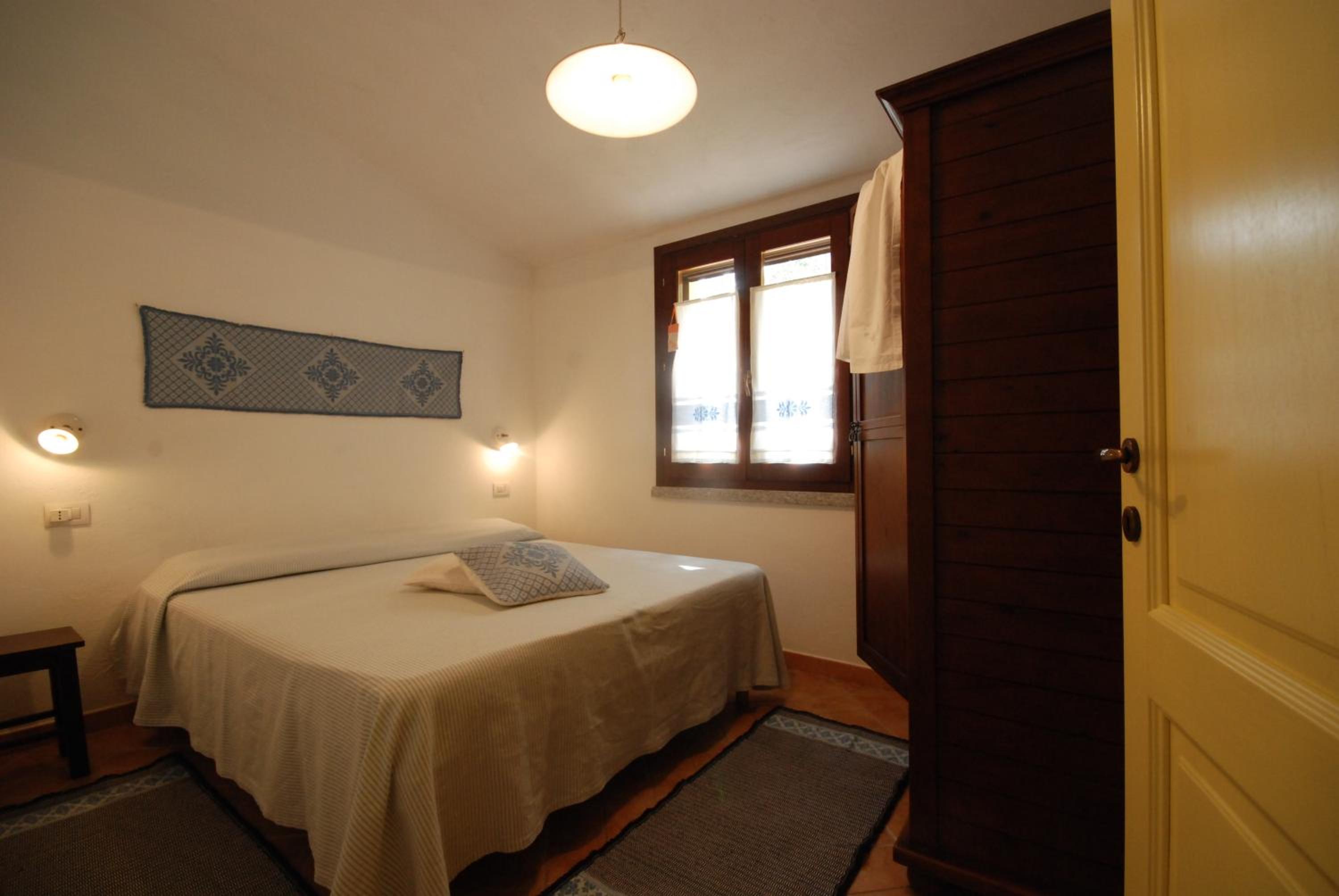Two-Bedroom House with Sea View (3 Adults)