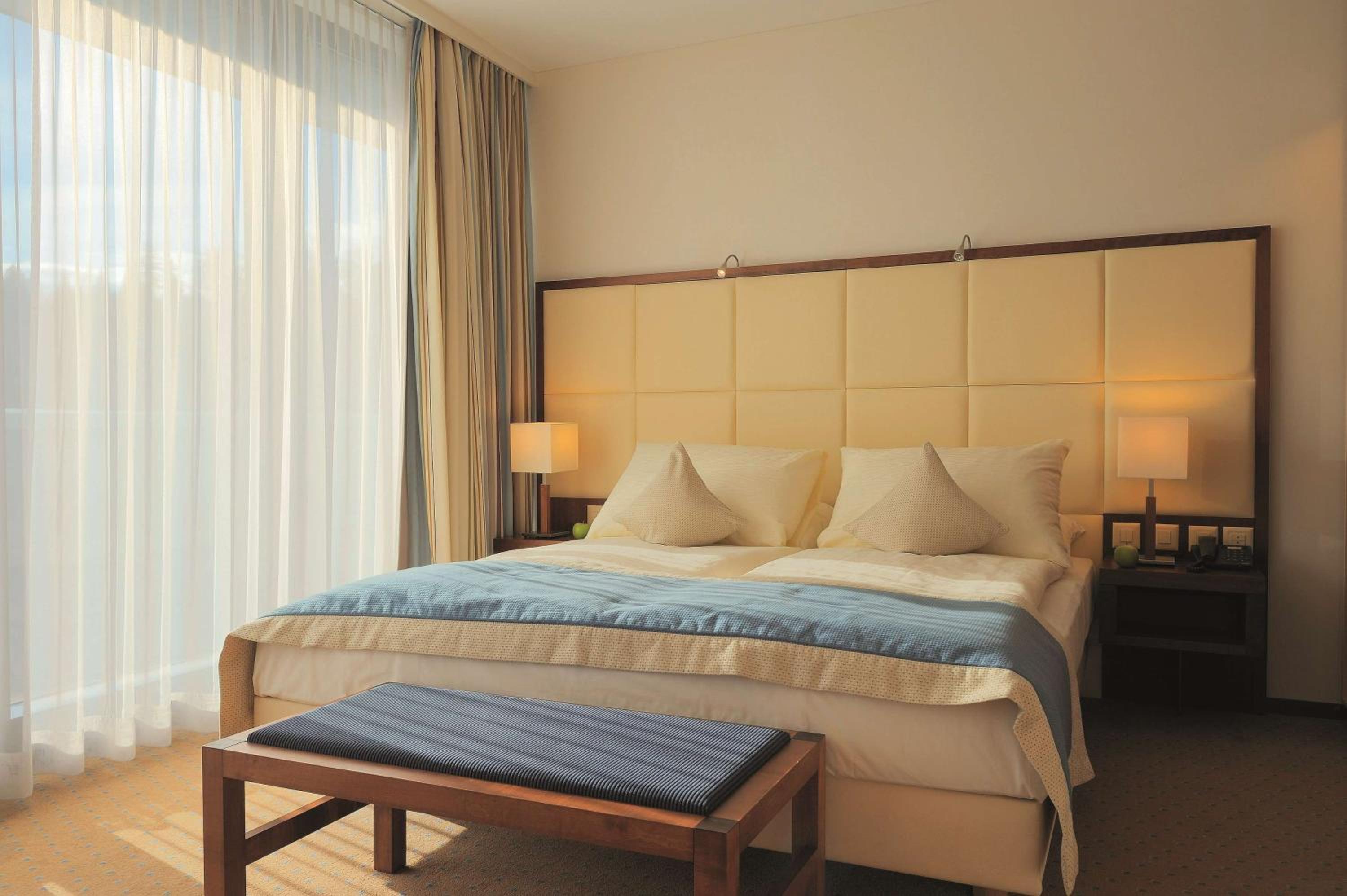 Suite with Terrace and City View - Photo 9