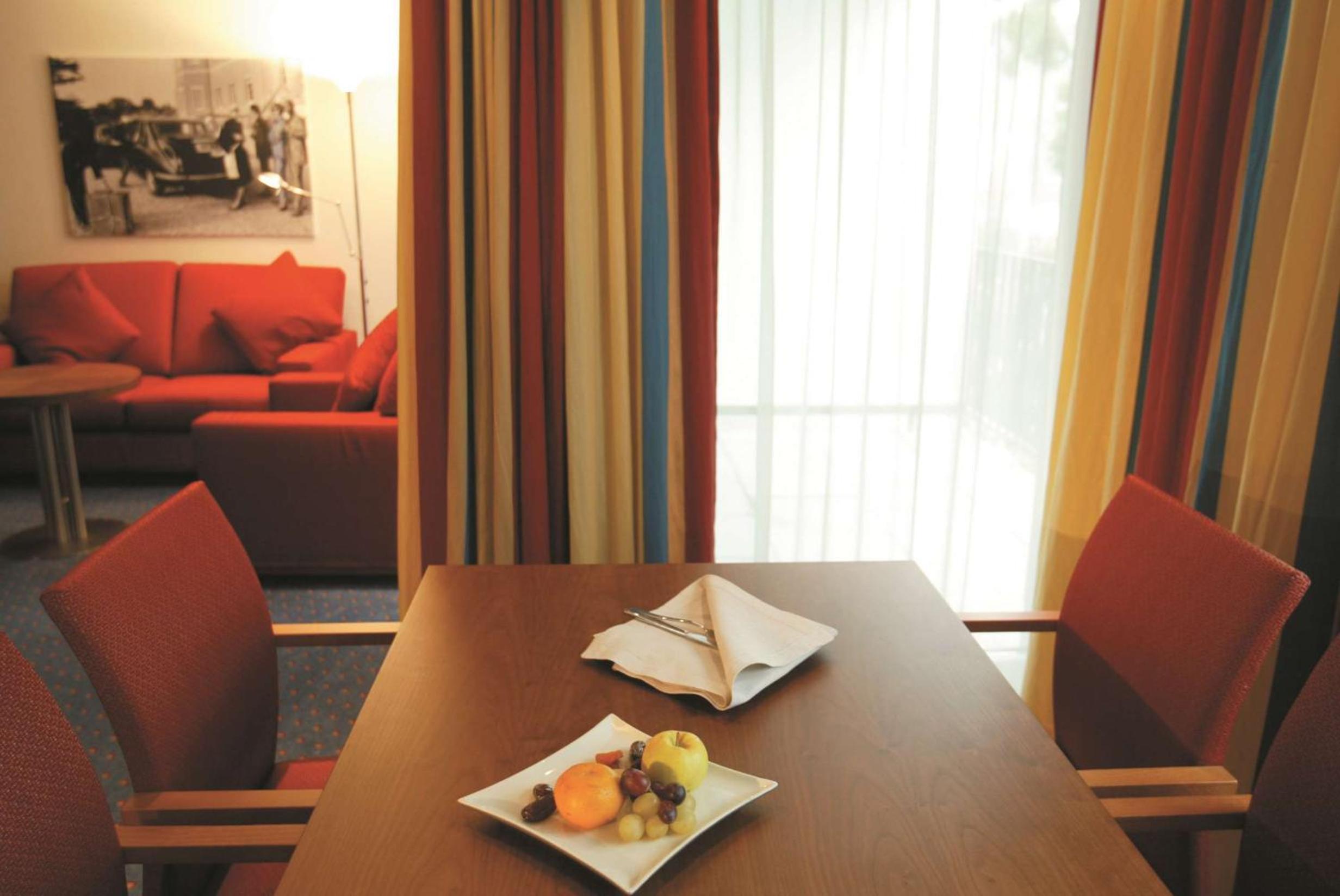 Junior Suite with Balcony - Photo 13