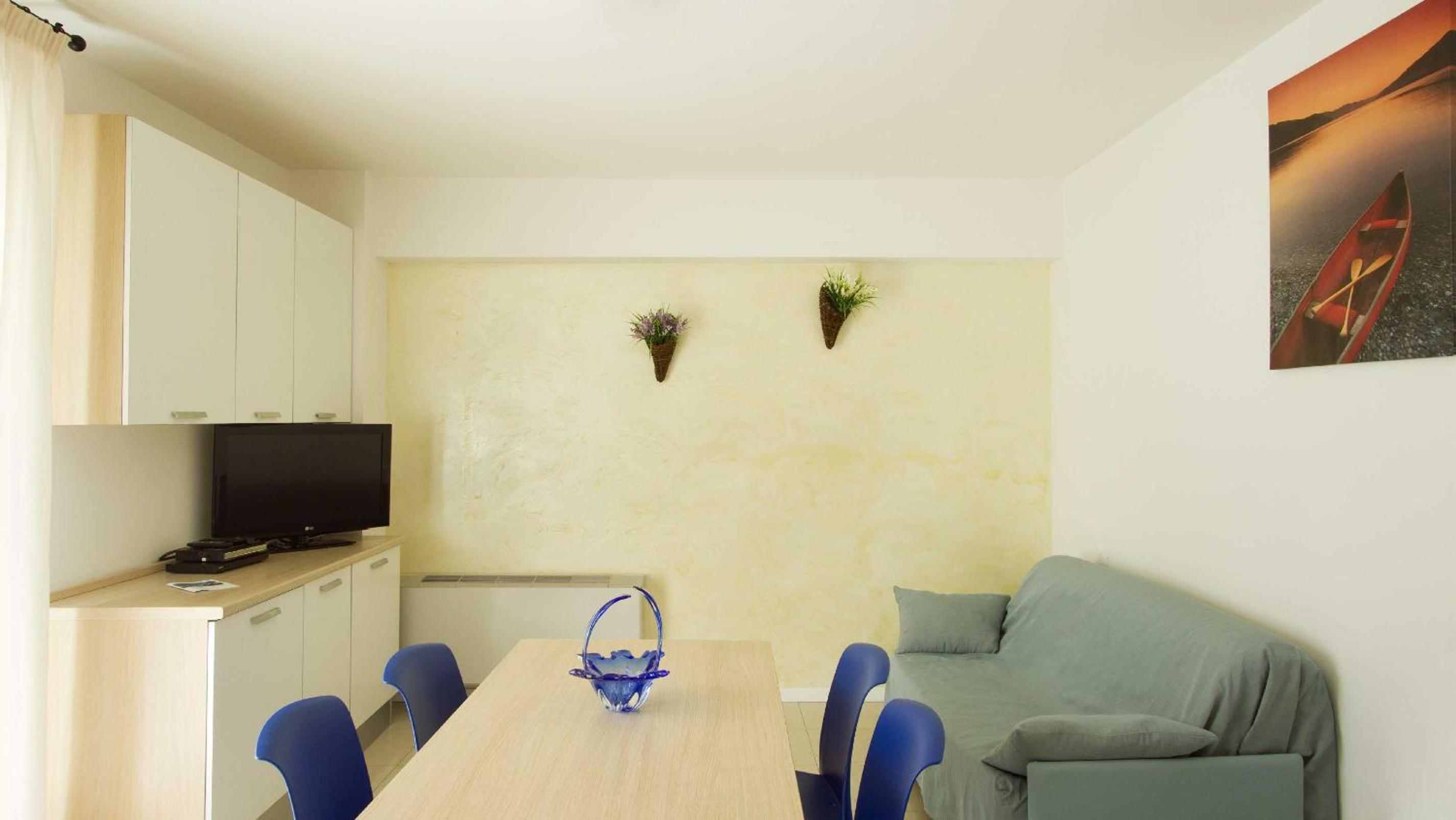 Superior Two-Bedroom Apartment (6 Adults) photo 1