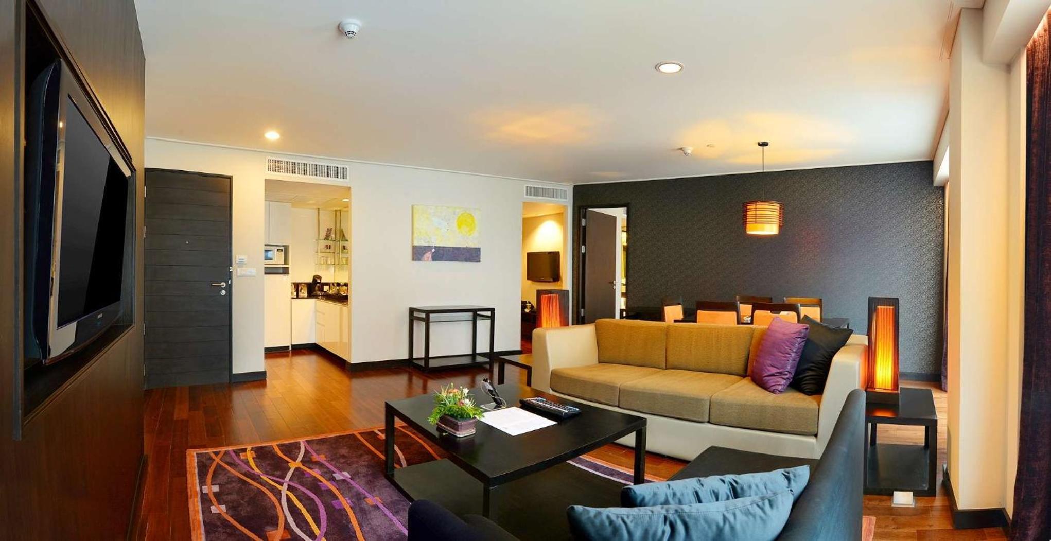 One-Bedroom Premium Suite photo 2