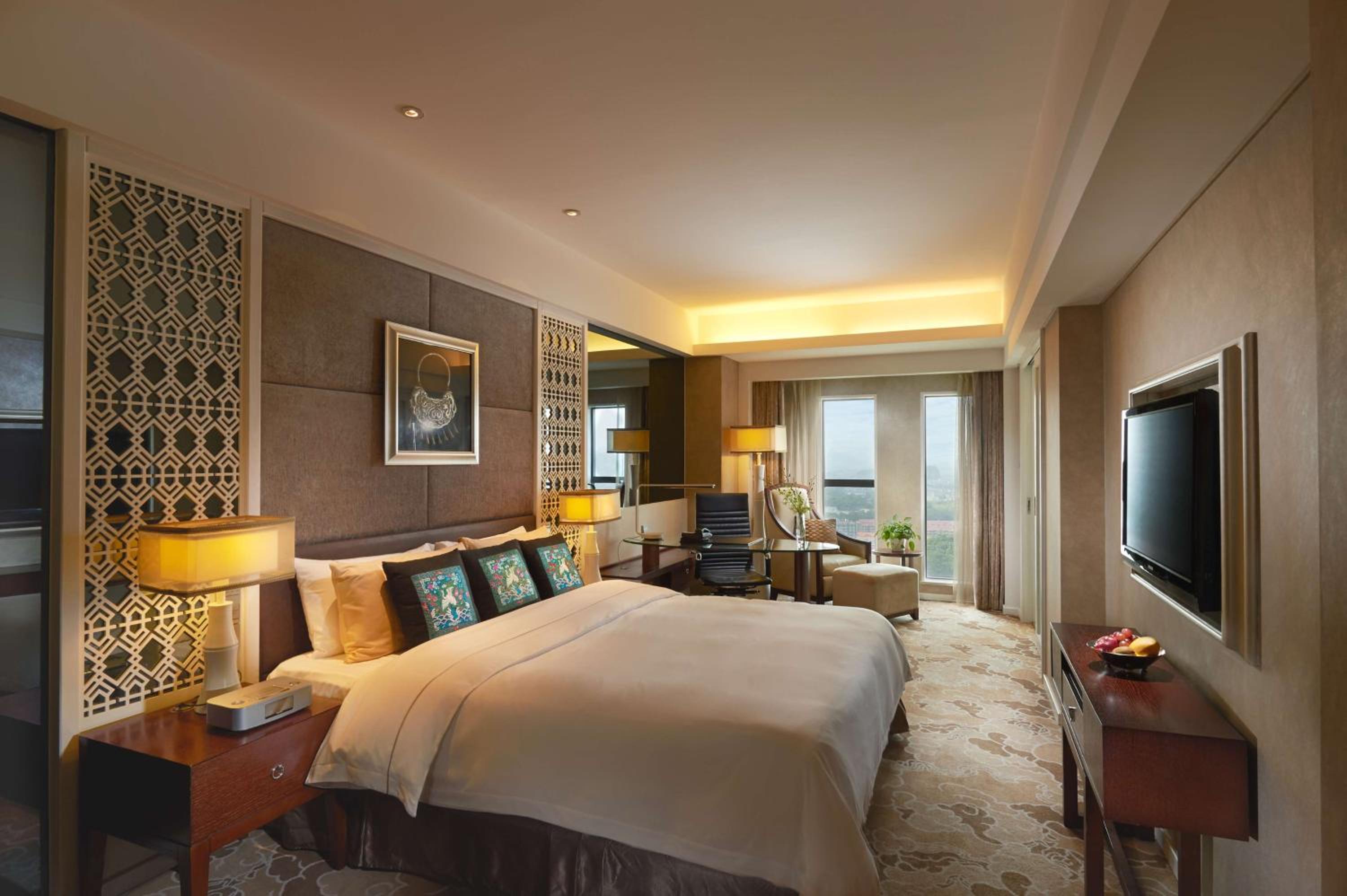 Executive Room - Photo 1