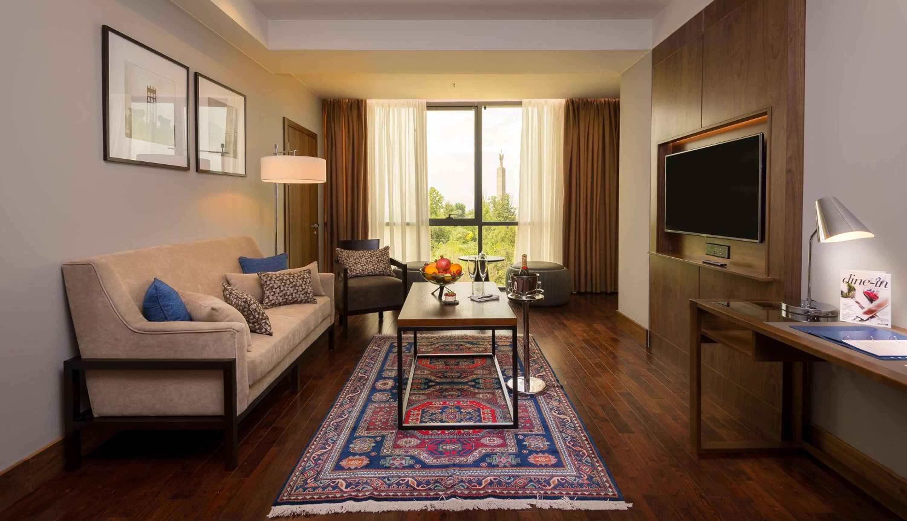 Royal Suite with Panoramic Mountain View photo 2