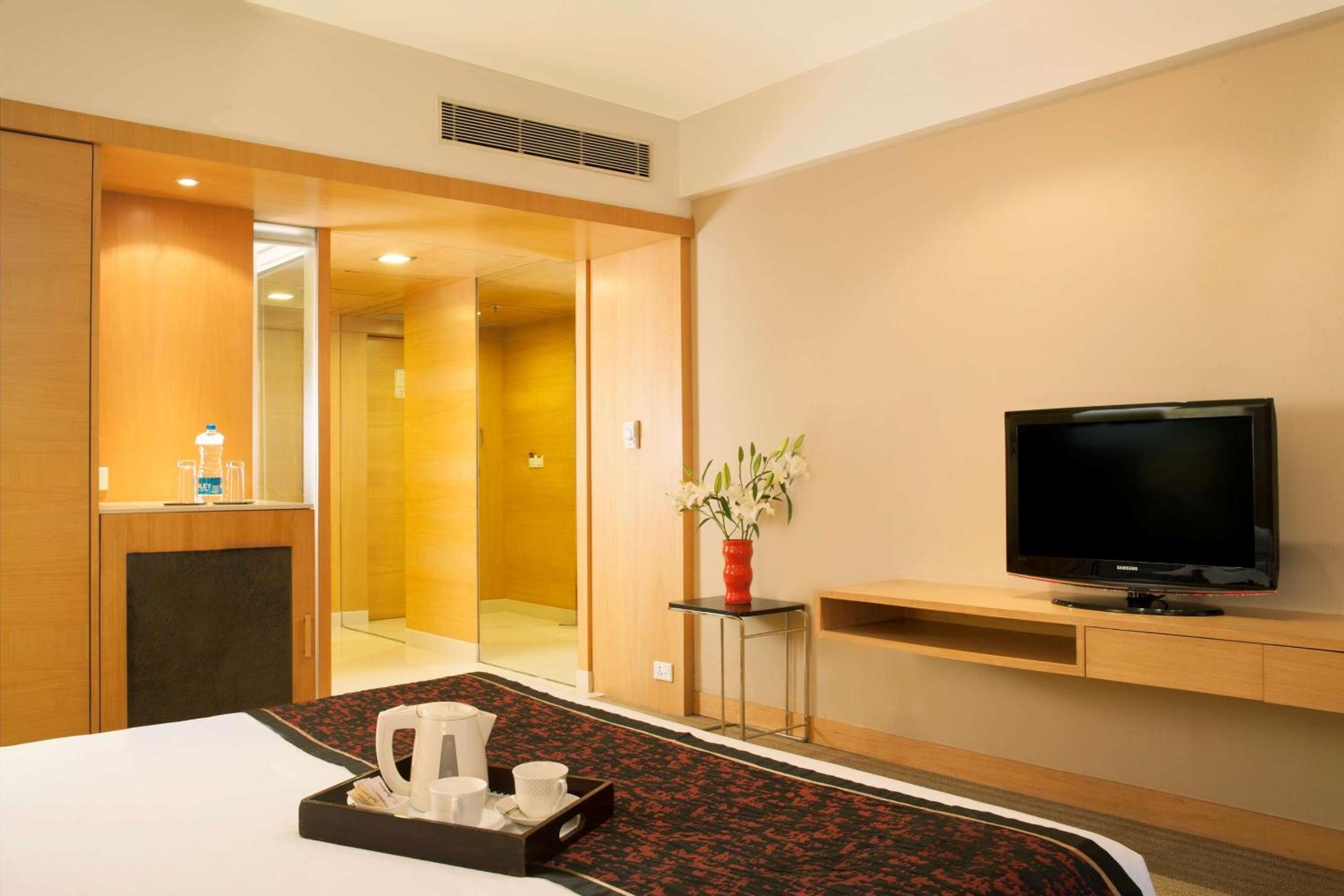 Standard Double or Twin Room - Photo 7