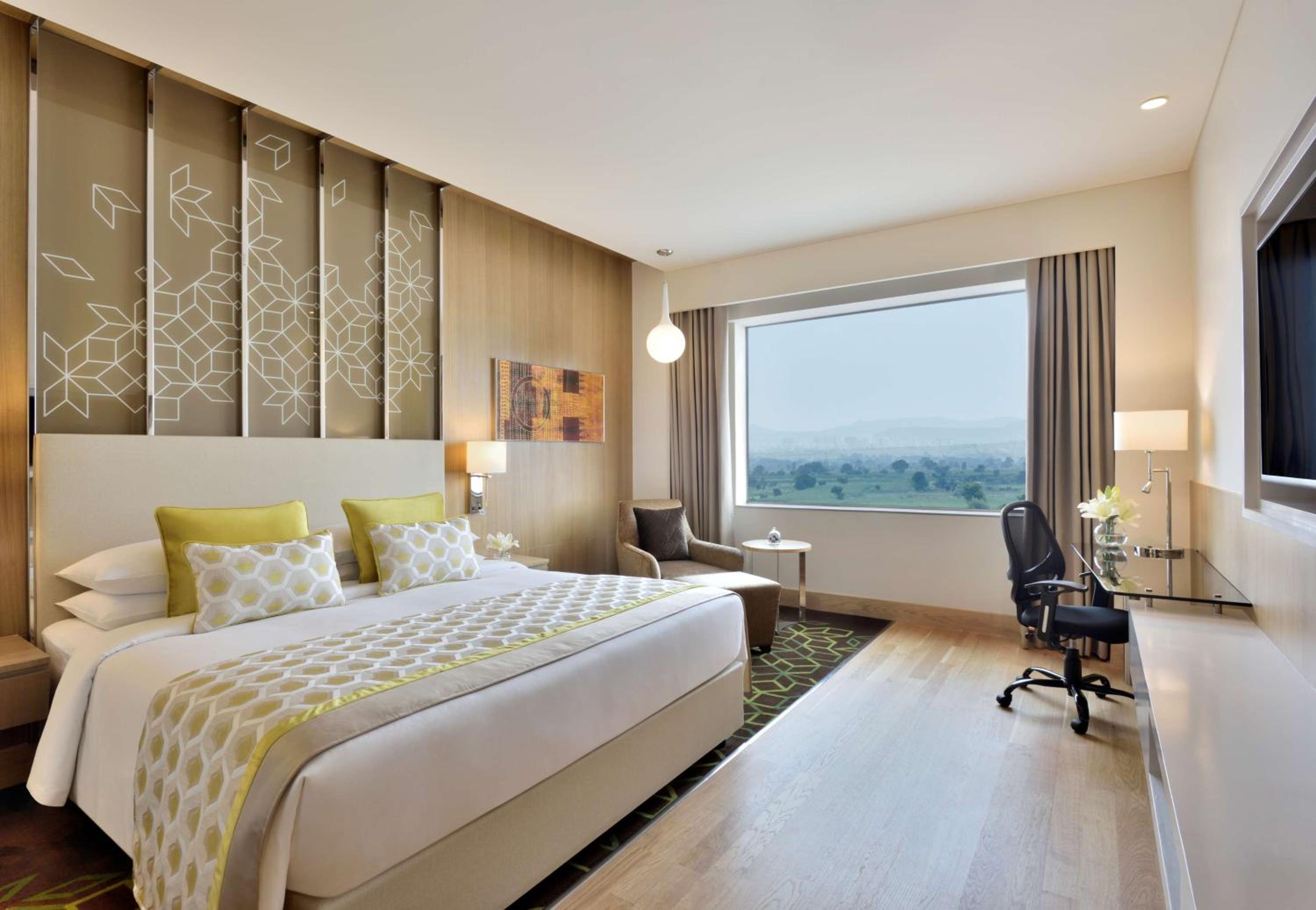 Deluxe Room with 15% Discount on Food & Beverages, 1+1 IMFL Happy Hours, 15% Discount on Spa, Early Check-in by 11 AM & Late check-out by 3 PM (Subject to availability) & 2 Pieces Laundry (Washing & Ironing) - Photo 10