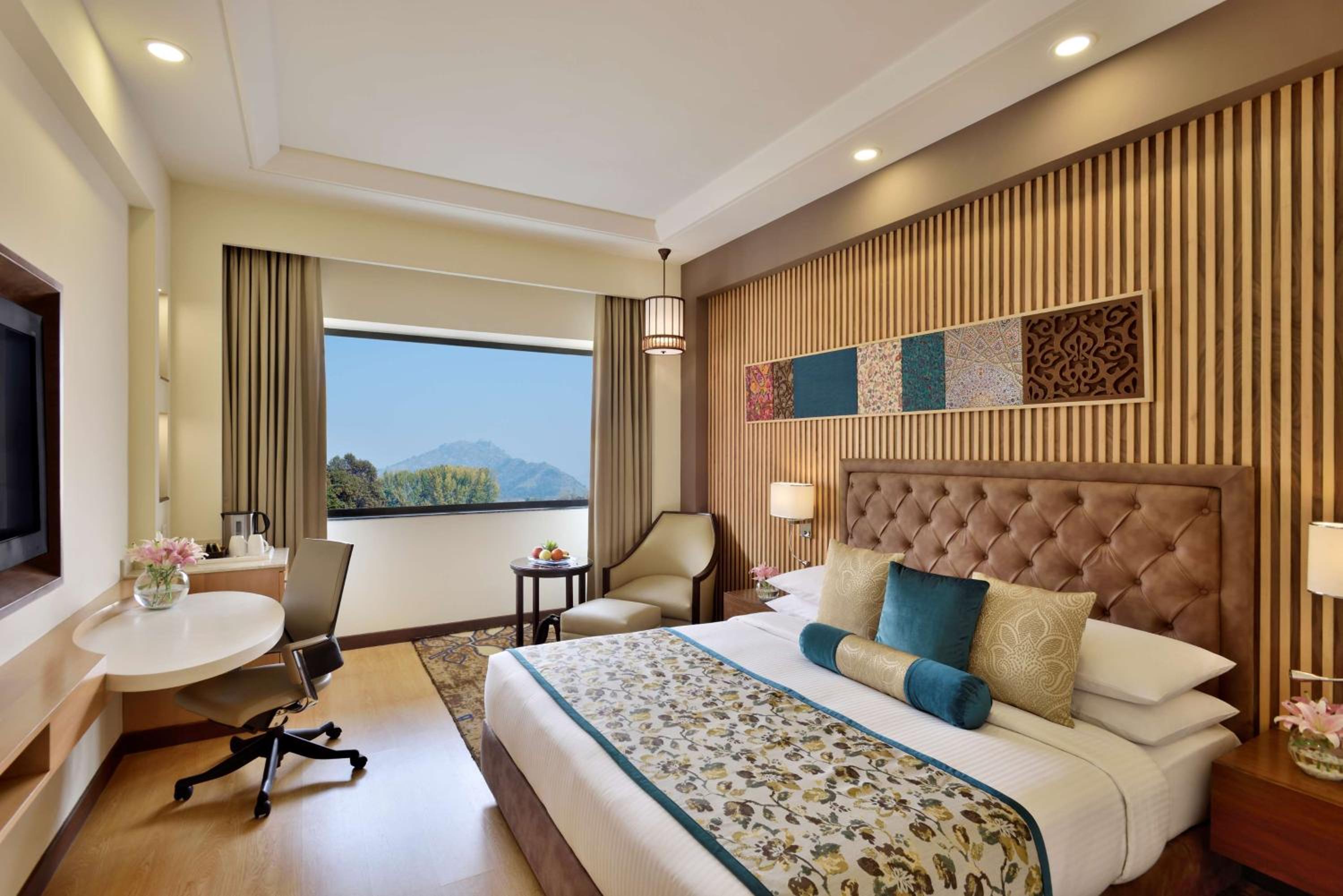 Standard Room with 15% discount on food & Soft Beverages - Photo 1