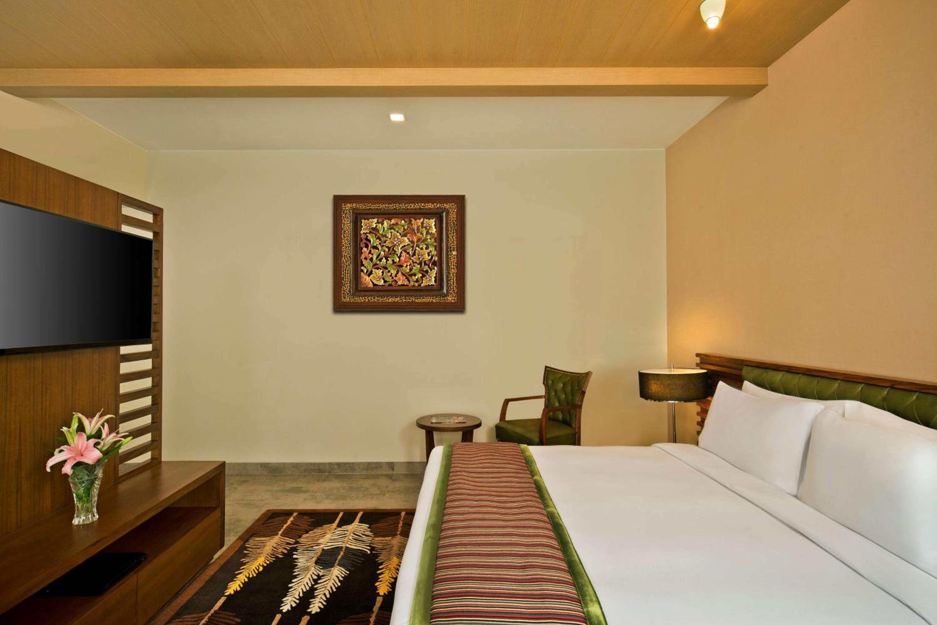 Two Bedroom Suite With Buy 2 and get 50% discount on house brands from 16:00 to 18:00 Hrs at RBG Bar,20% discount on Food & Soft Beverage,15% discount on Laundry photo 2