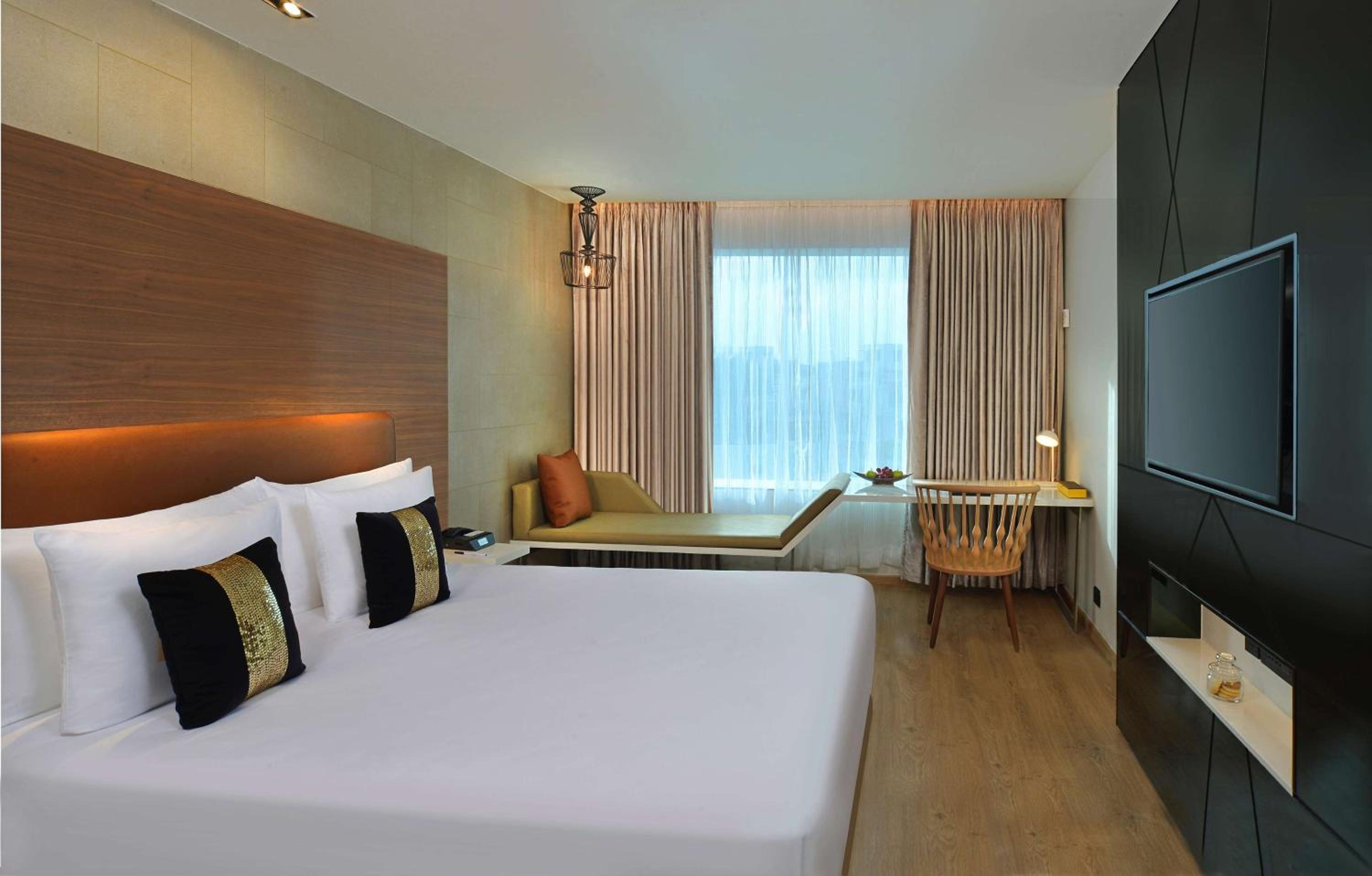 Superior Room with City View