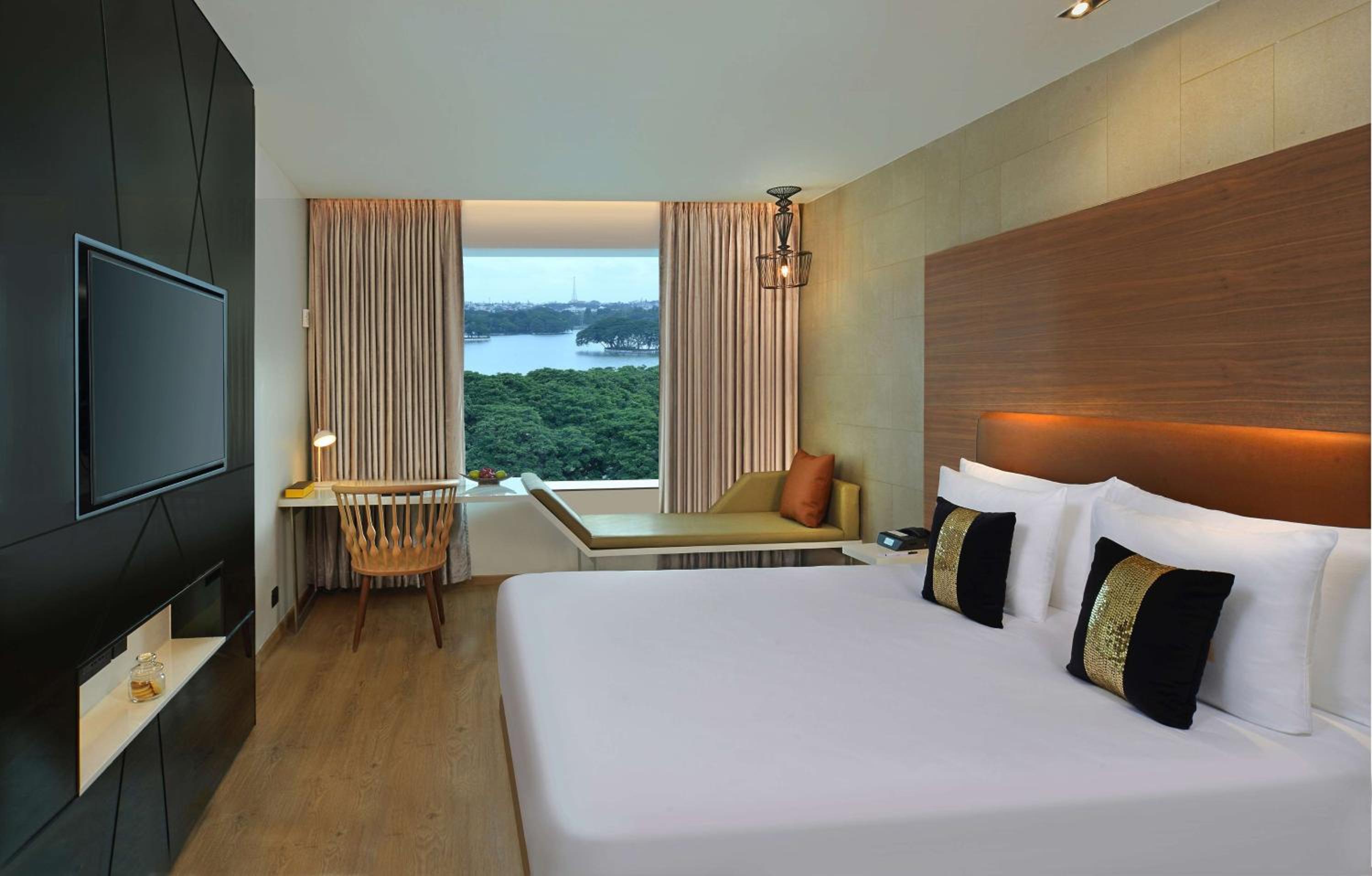 Deluxe Room With Lake View