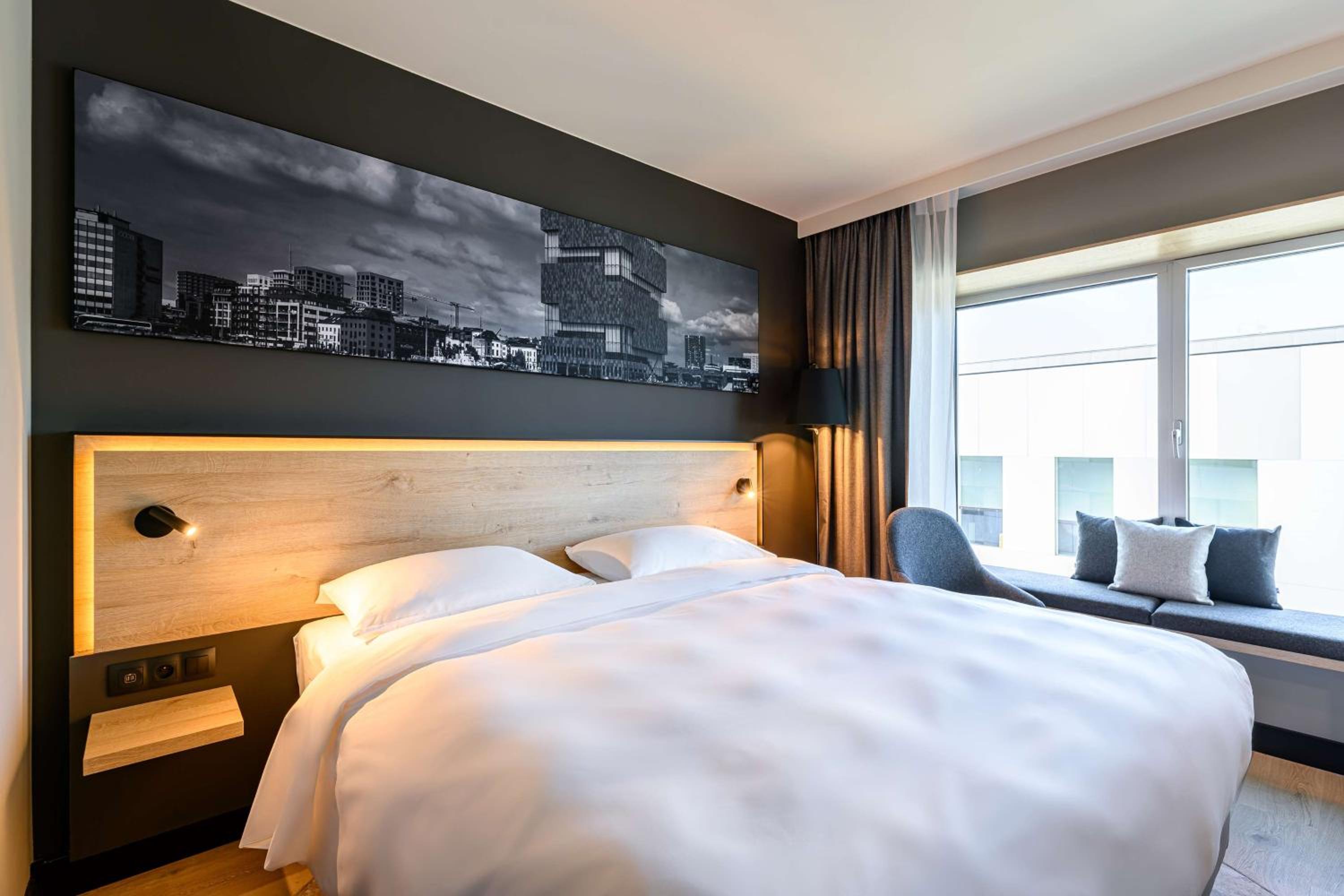 Standard Room - High Floor - Photo 3