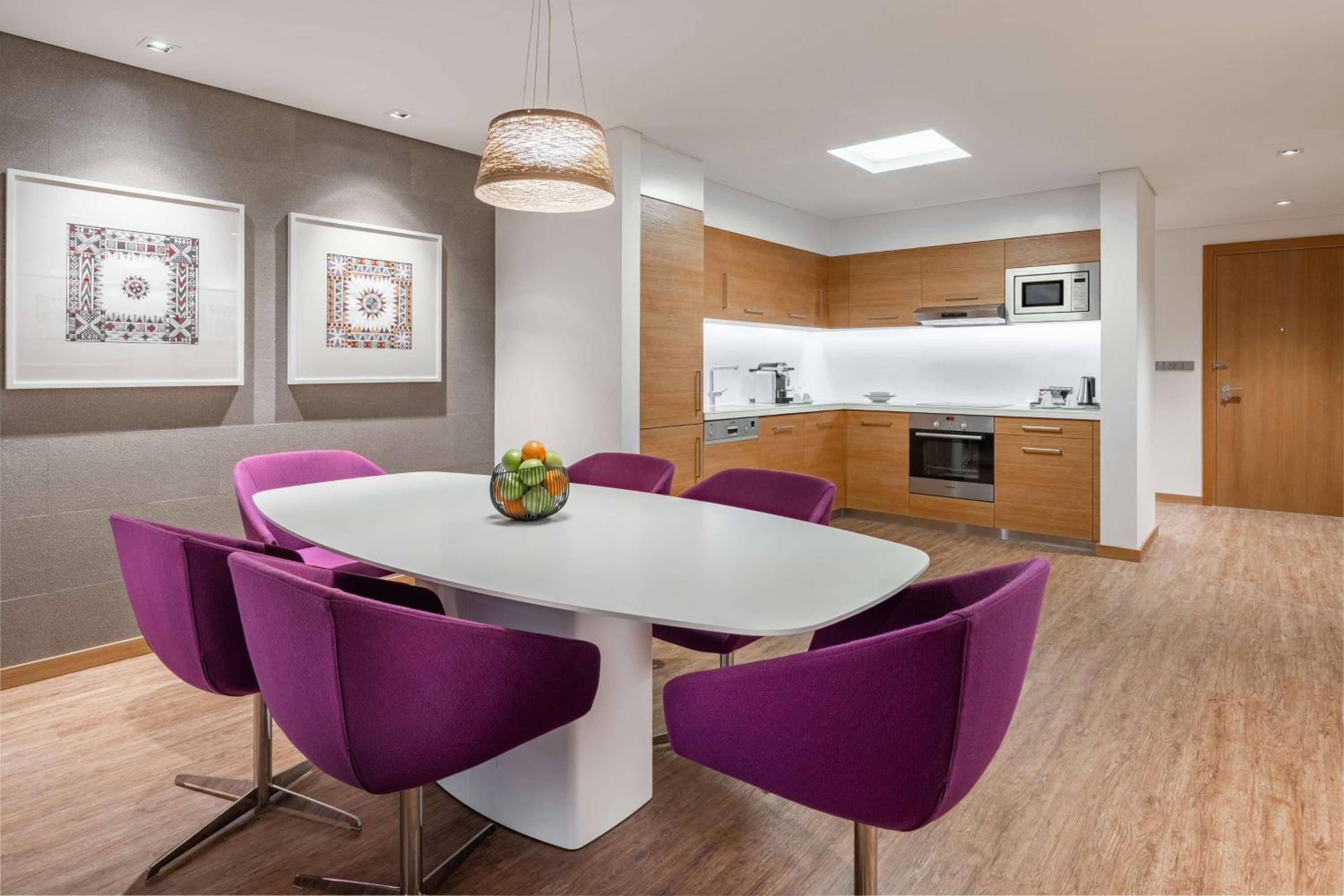 One-Bedroom Suite with Lounge Access photo 1