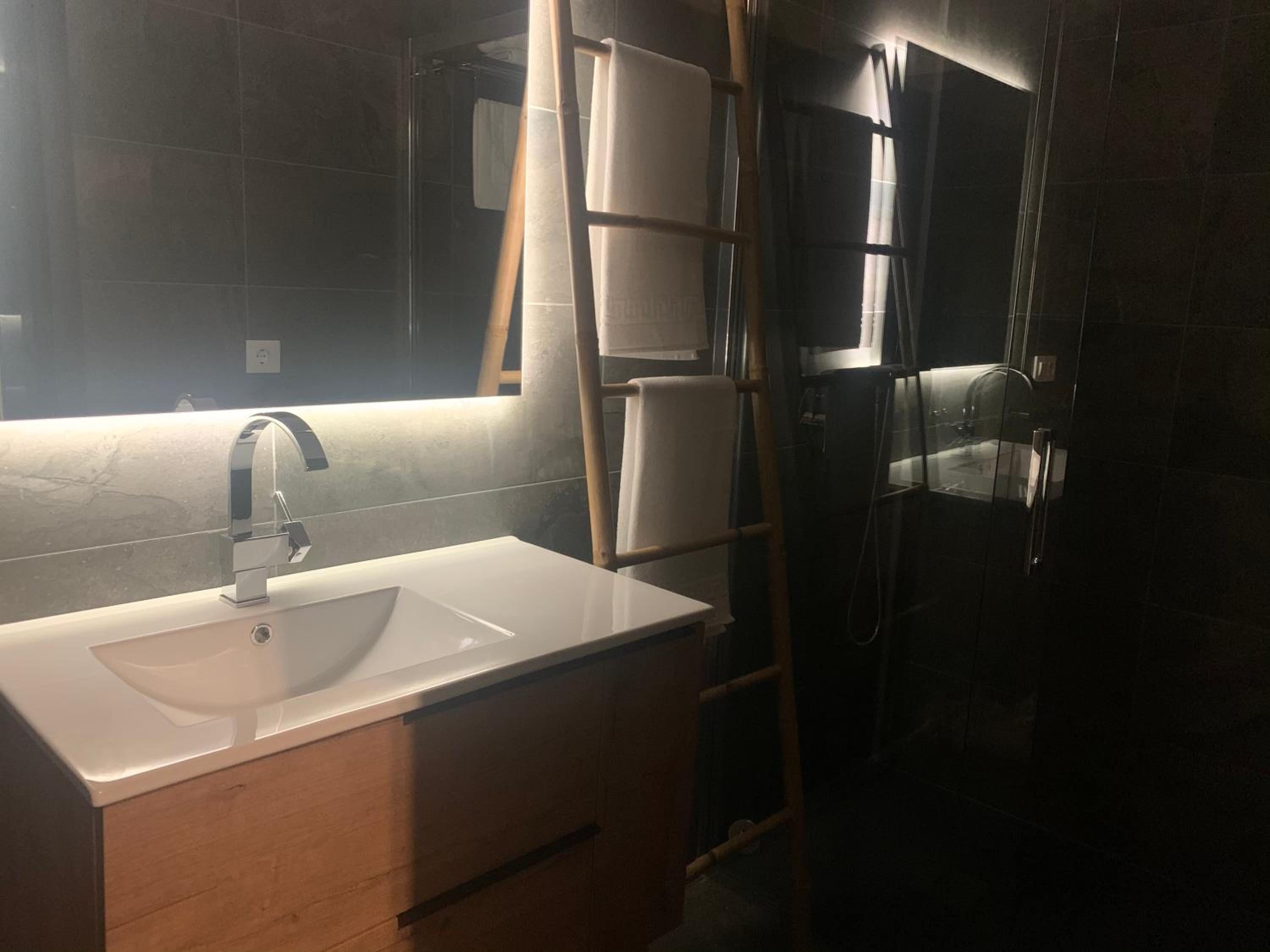 Superior Apartment - Photo 8