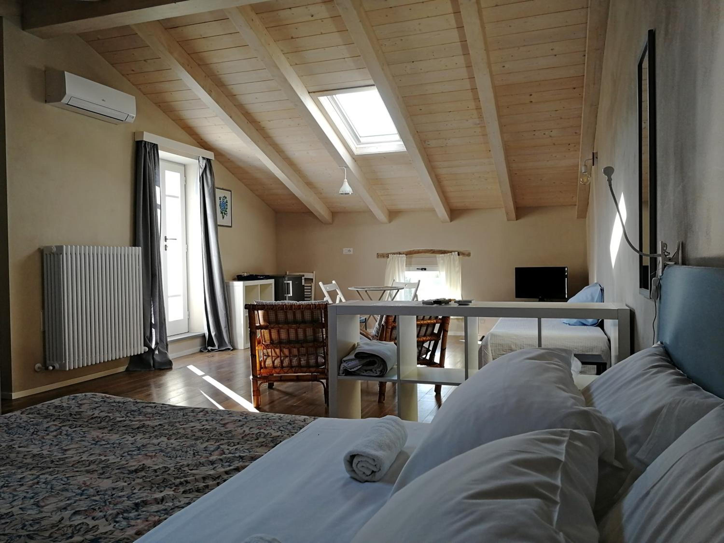 Quadruple Room with Lake View photo 1