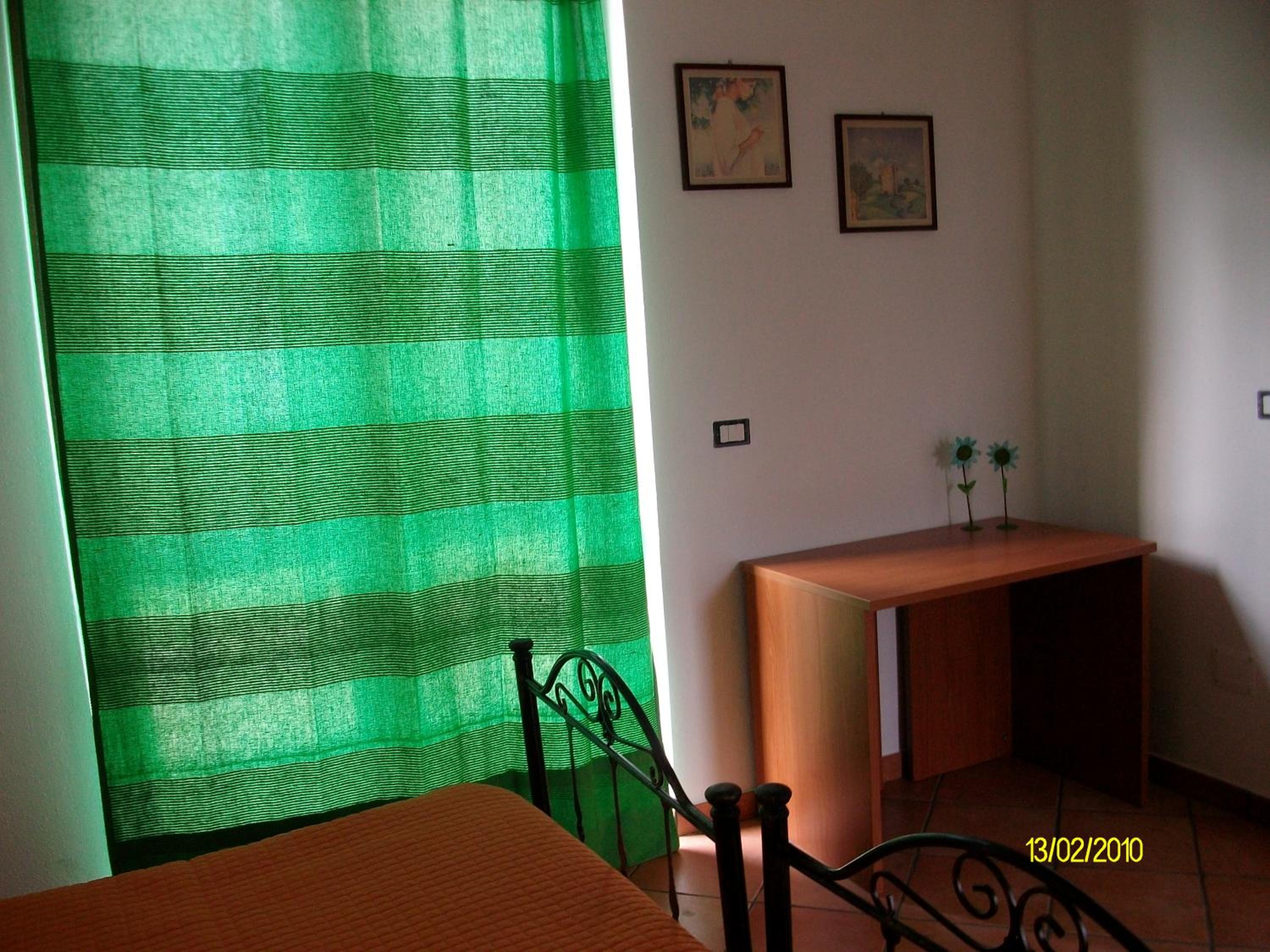 Triple Room with Private Bathroom - Photo 2