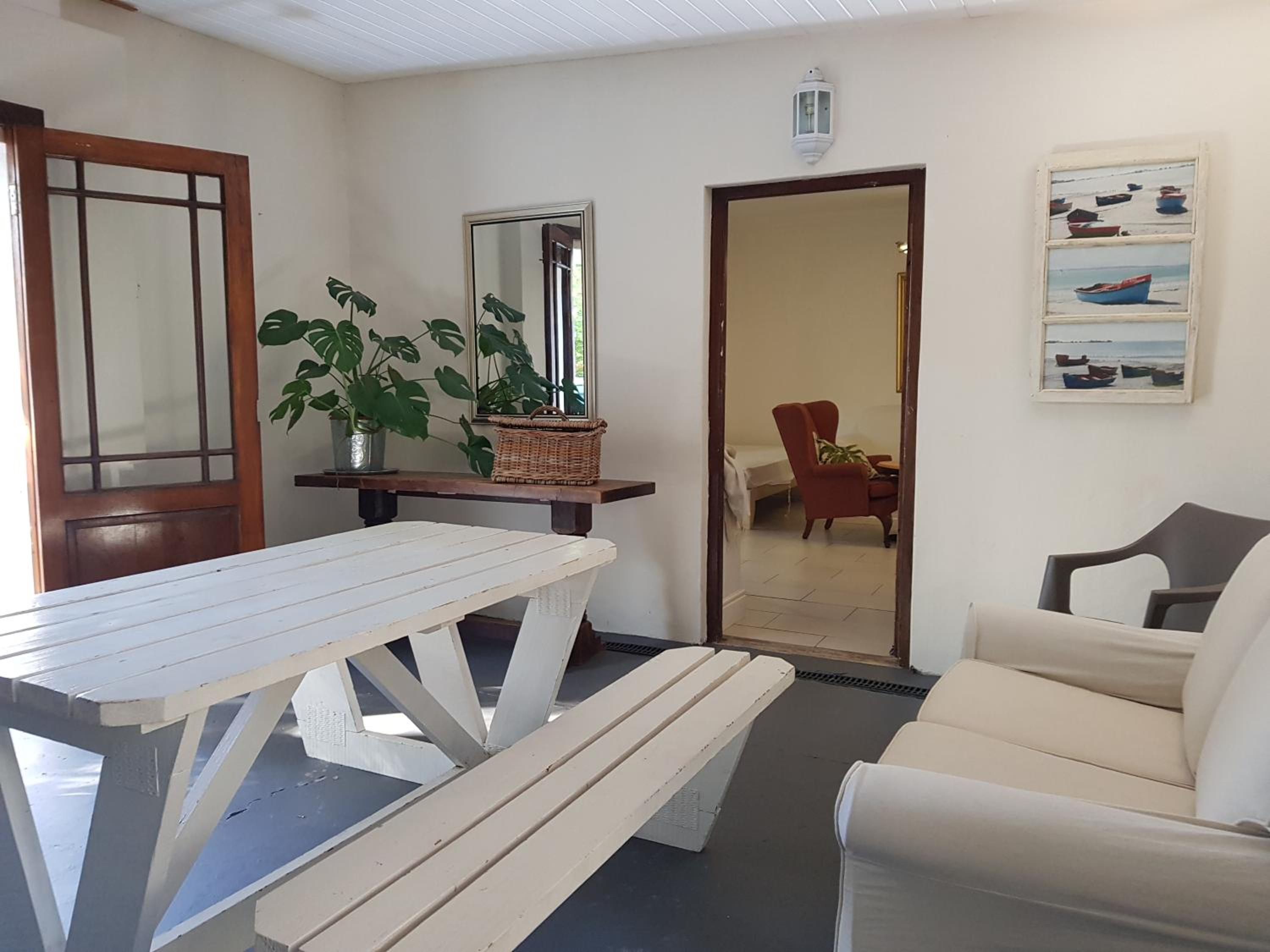 Suite - Photo 22