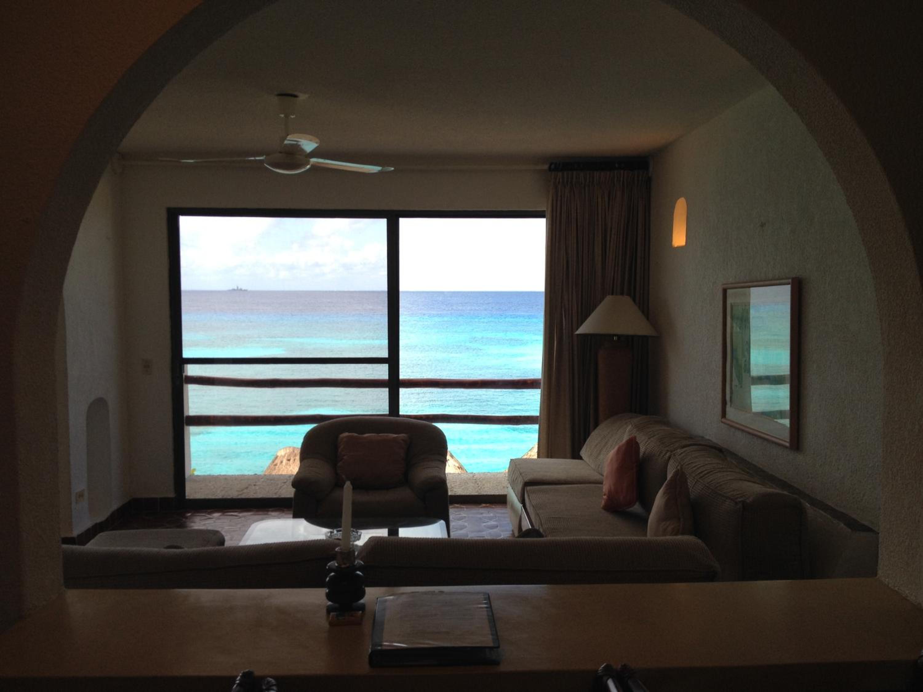 One-Bedroom Apartment - Photo 2